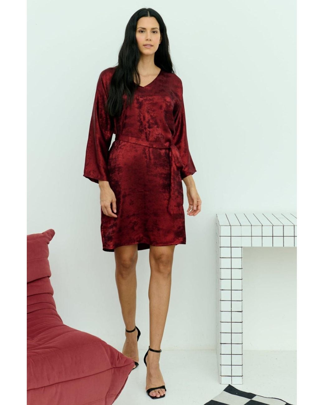 DHARA SHETH DUBAI Red Shadow Of Sequin Shimmer Short Kaftan Party Dress
