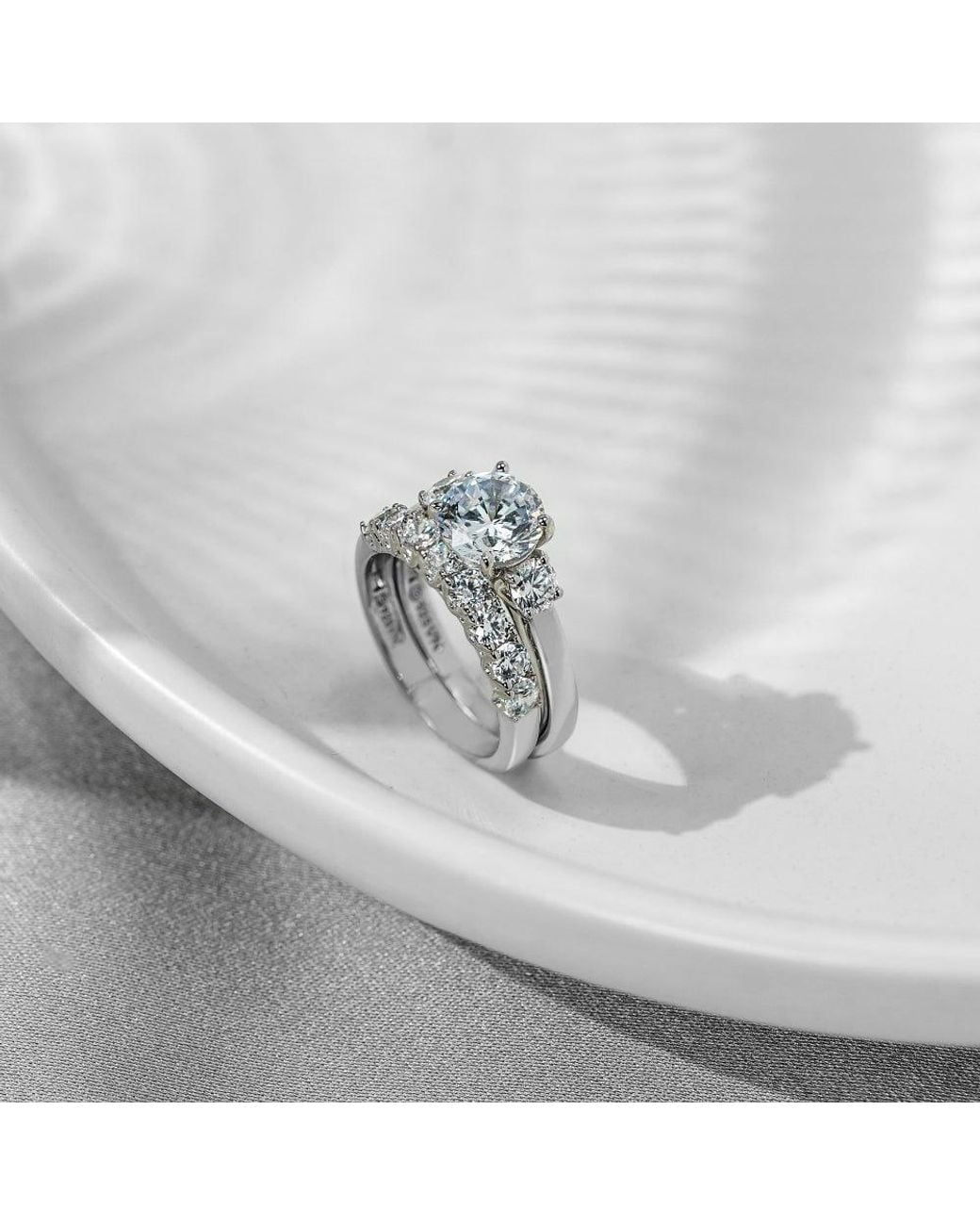 Diamonbliss White 3.3 Carats Round Cut Three Stones Wedding Set