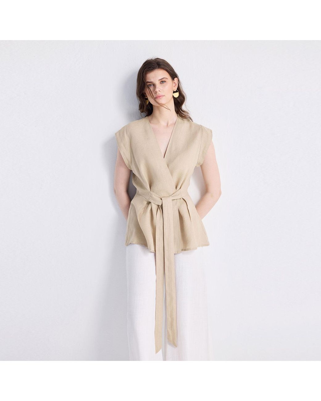 REISTOR Natural Neutrals Power Moves Short Sleeve Top