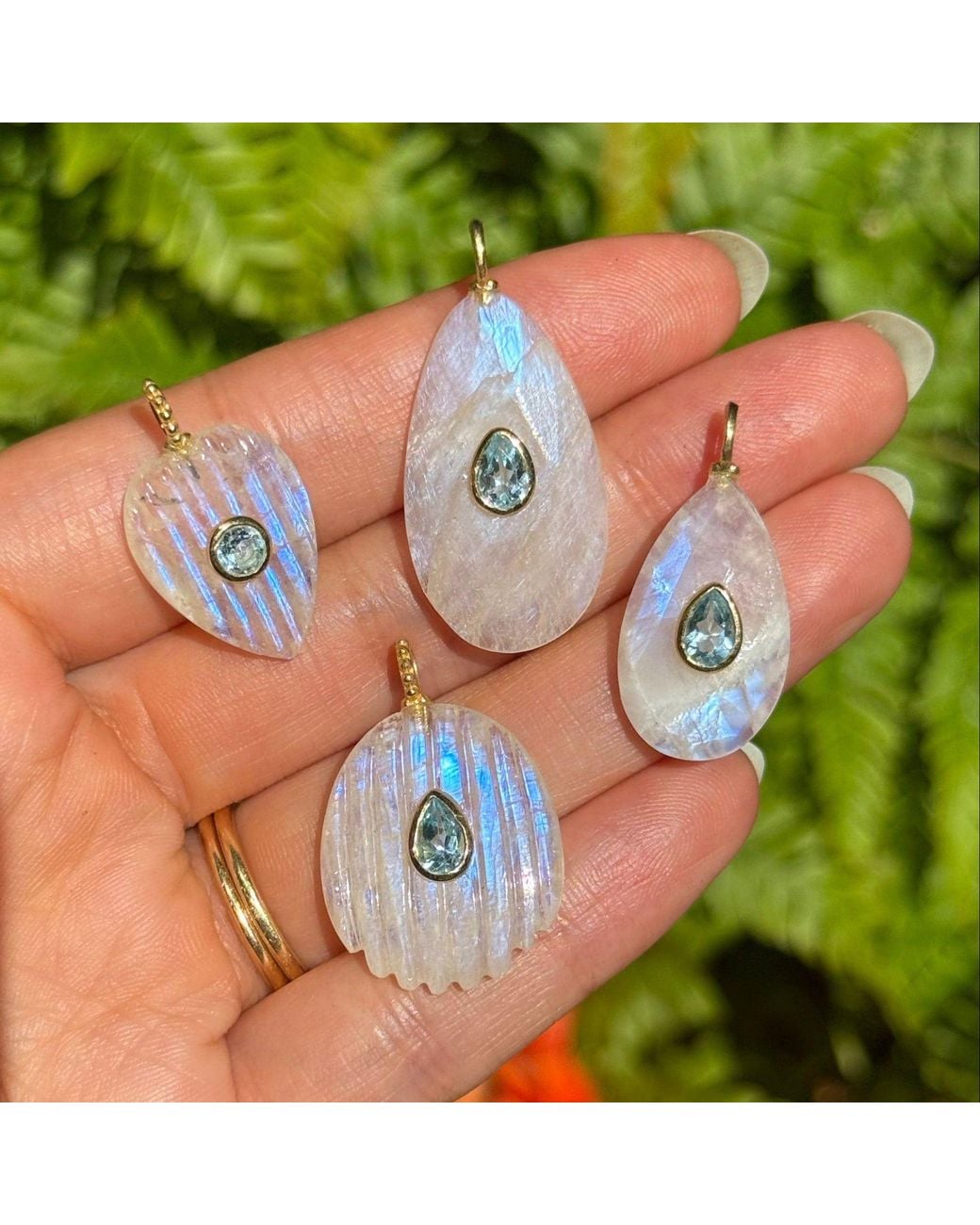 KAMARIA Metallic Moonstone Gemstone Pendant With Topaz