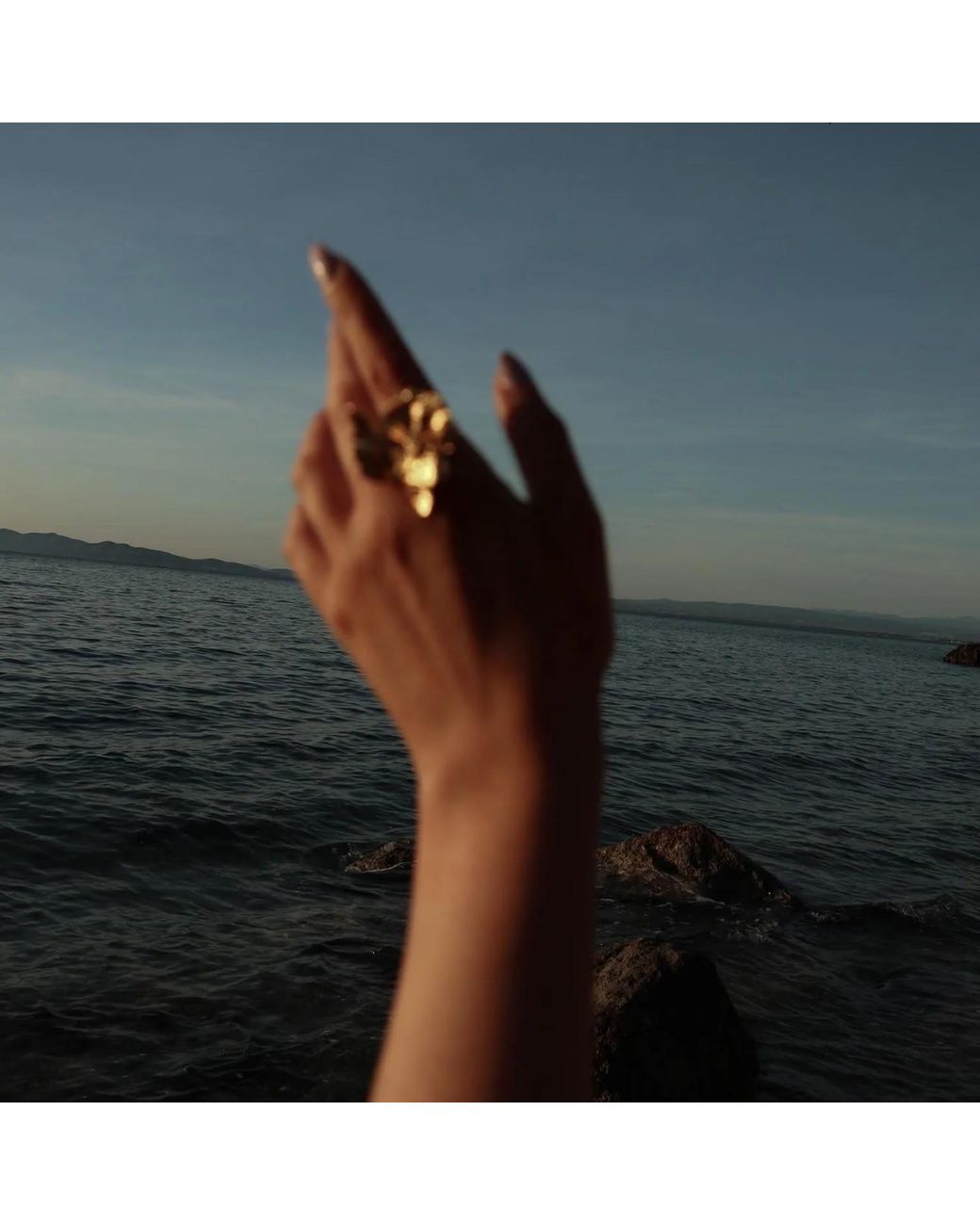EVA REMENYI Metallic Artemis Ring