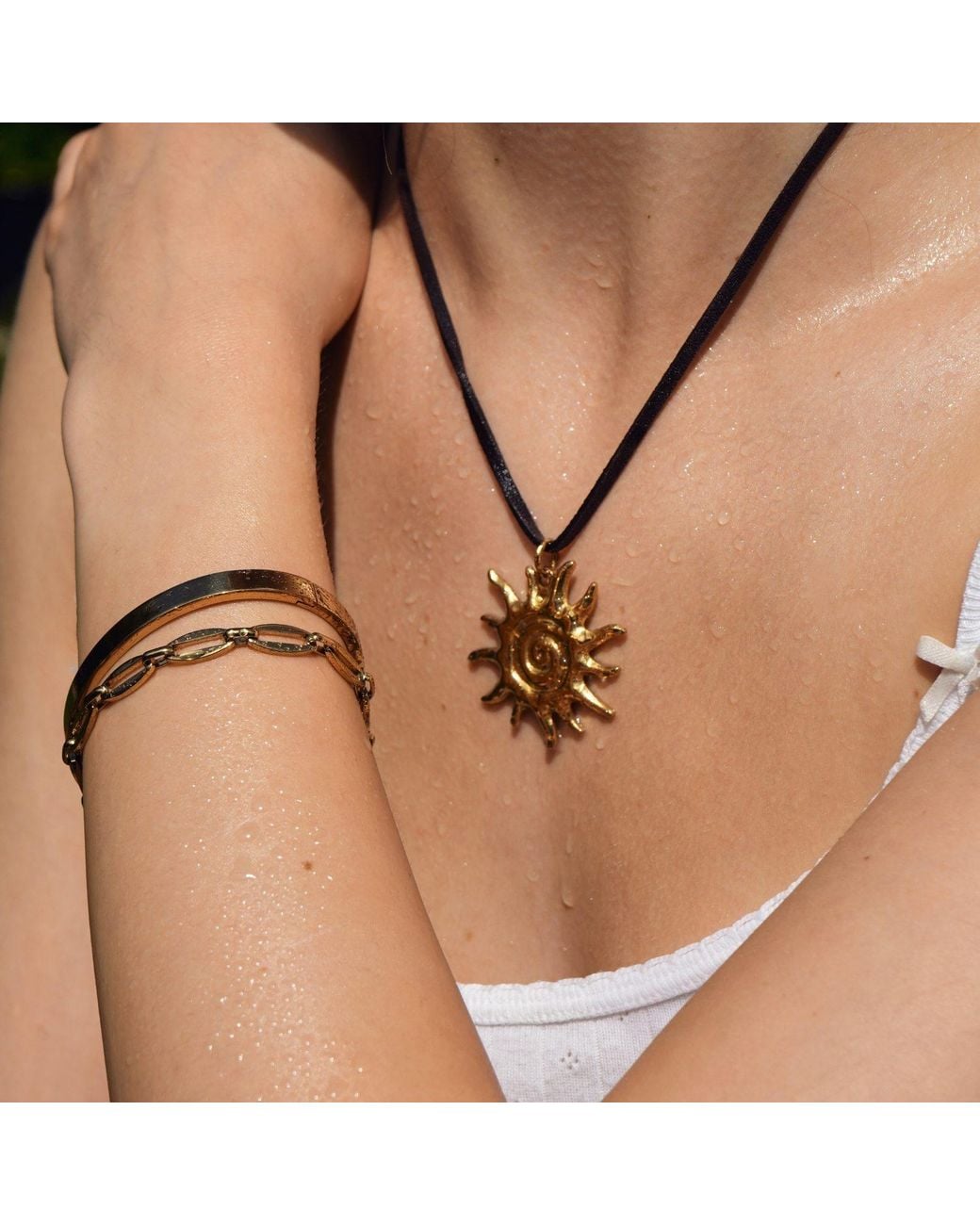 A Weathered Penny Metallic Solar Necklace