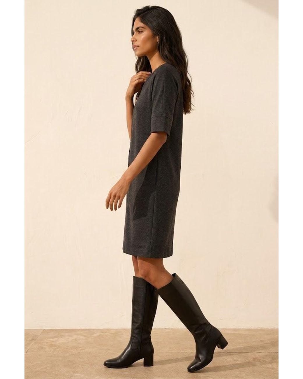 Conquista Black Embellished Front-Line Shift Dress