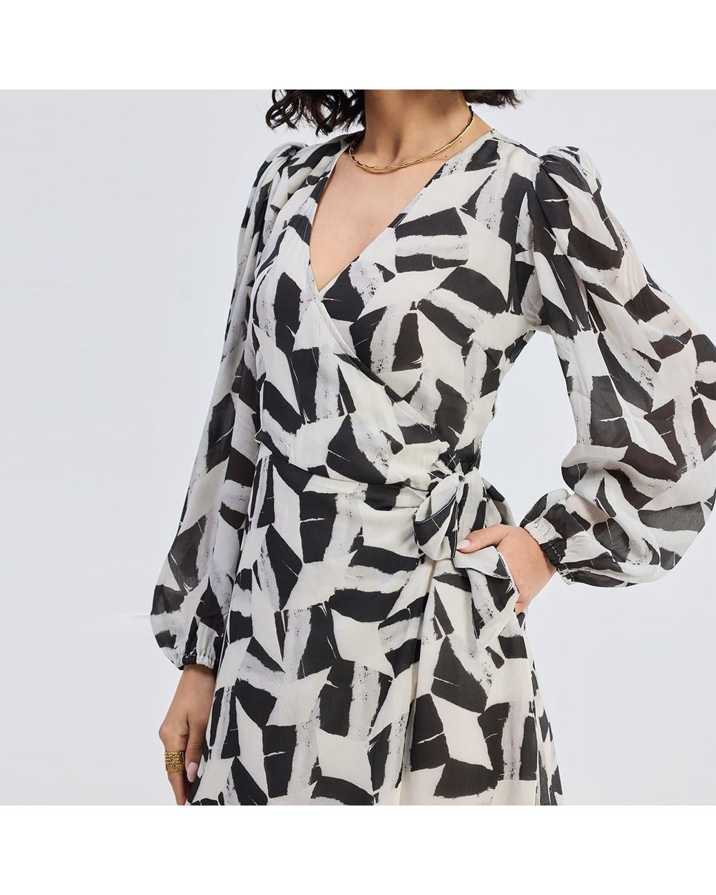 REISTOR White Midi Wrap Dress