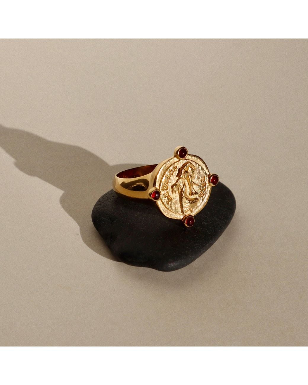 Gem Island White Dolce Vita Ring