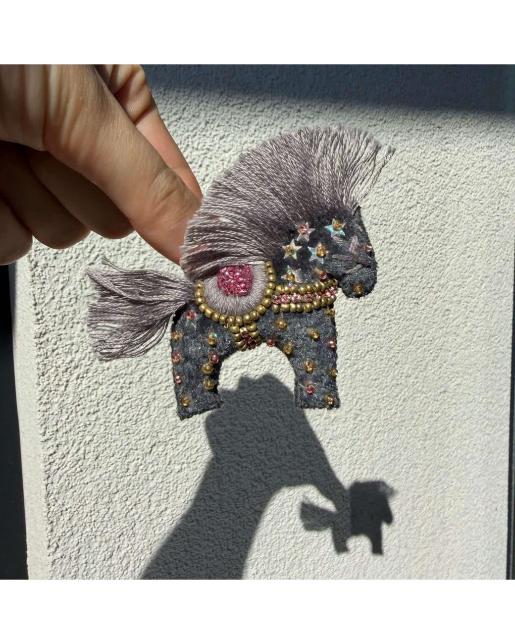 VETKA Gray Horse Brooch – Ash Horse