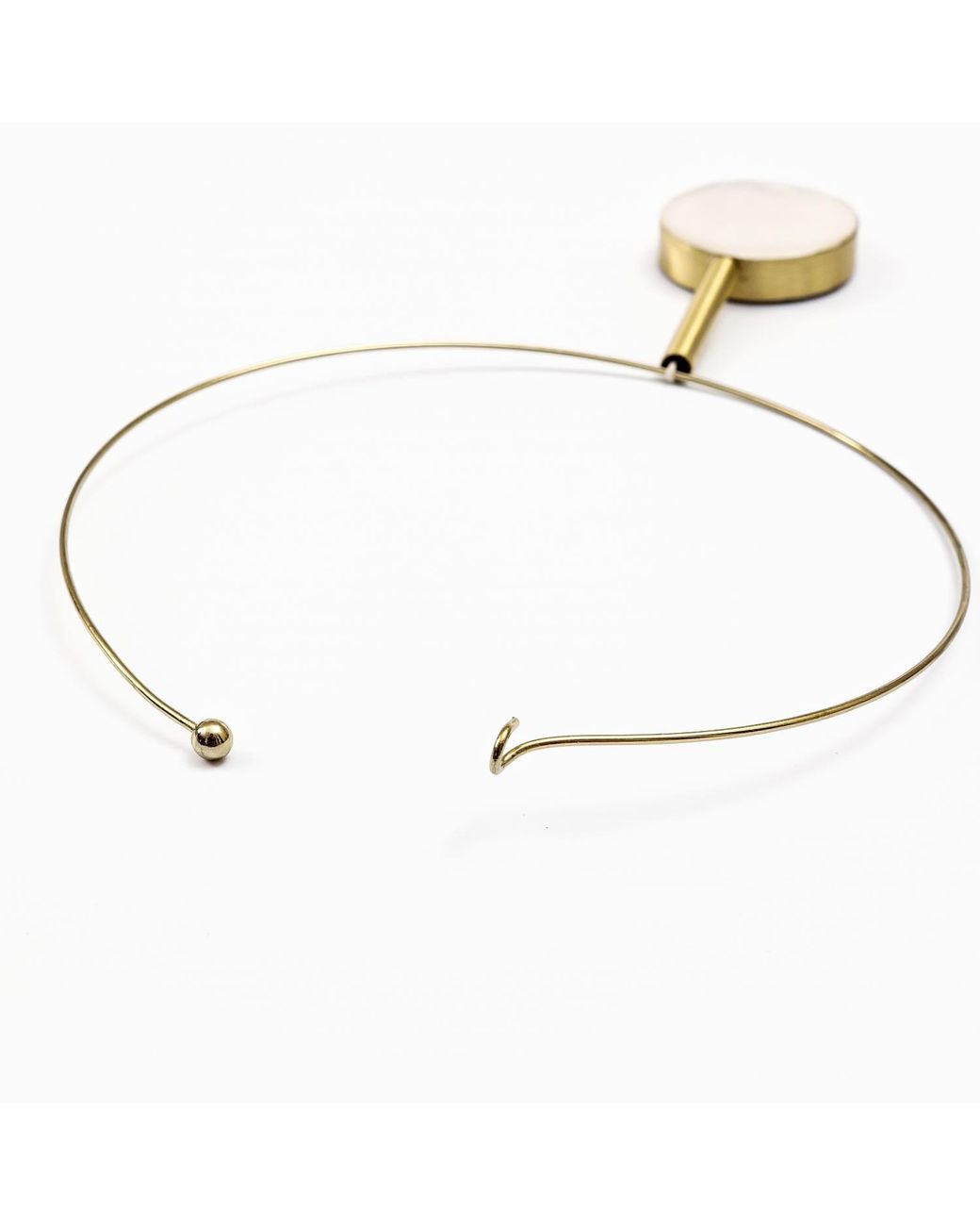LIKHÂ Metallic Choker Capiz Pendula