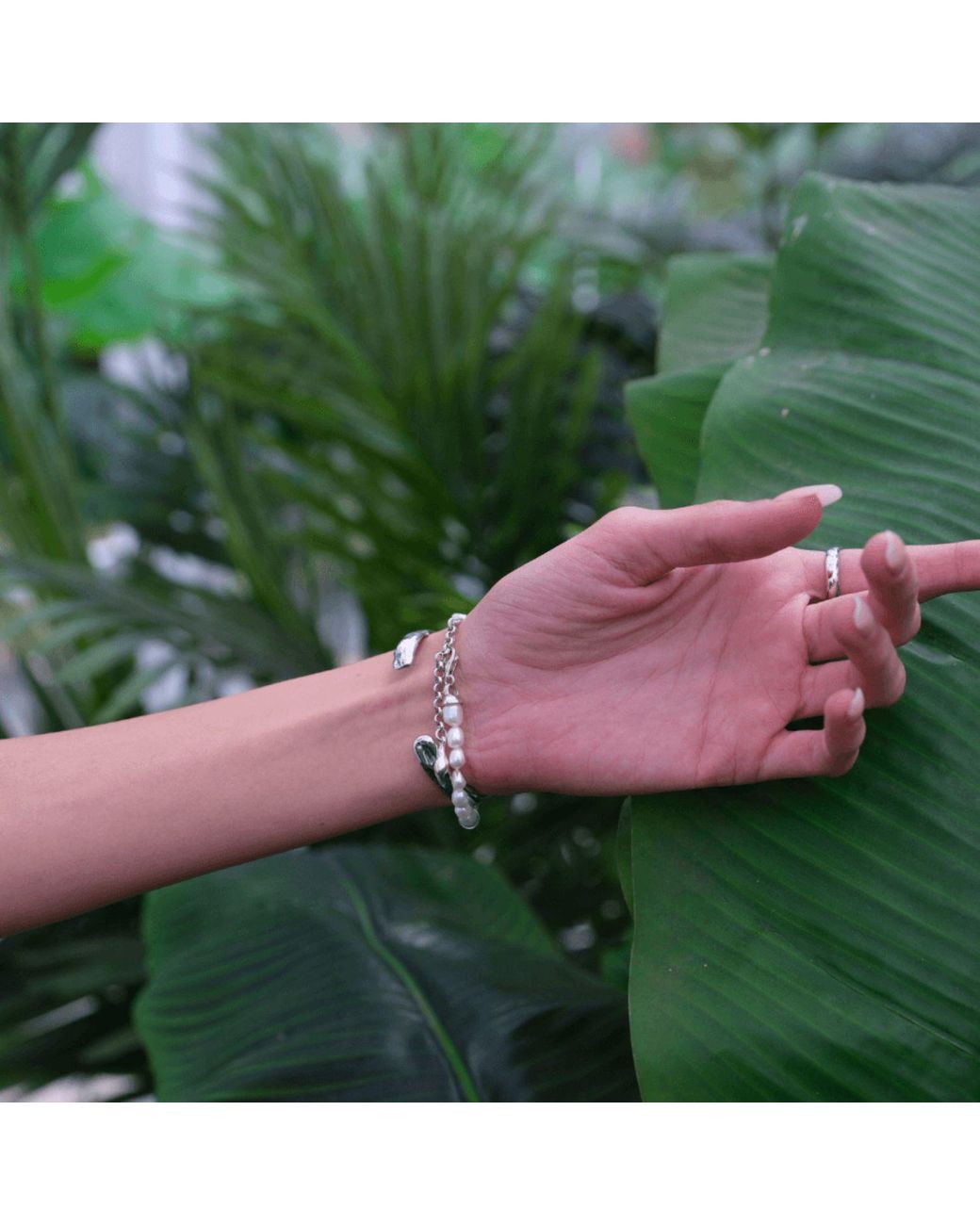 LINYA JEWELLERY Metallic Yira Pearl Cuff Bracelet