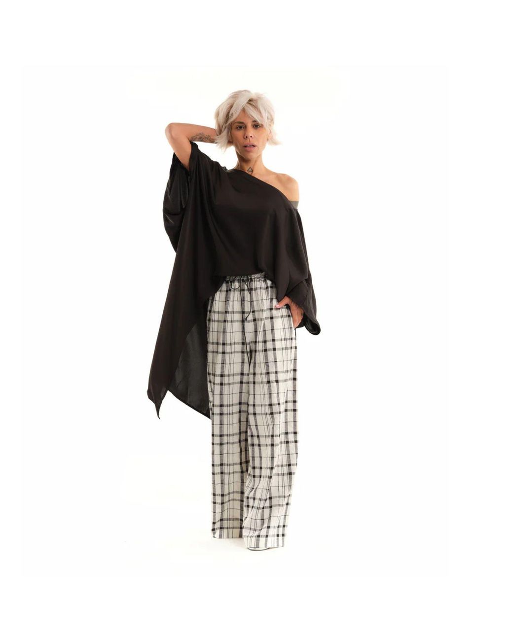 Clothes by Locker Room Black Off-The-Shoulder Maxi Tunic