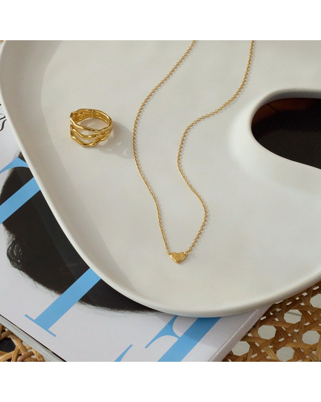 Muru Metallic Tiny Heart Necklace