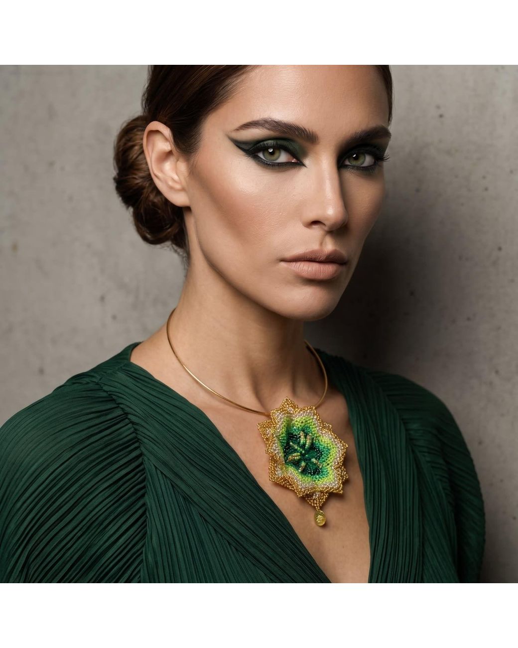 Iliana Arrazola Green Pasiflora Flower Choker, Glass Beads, Beaded Jewelry