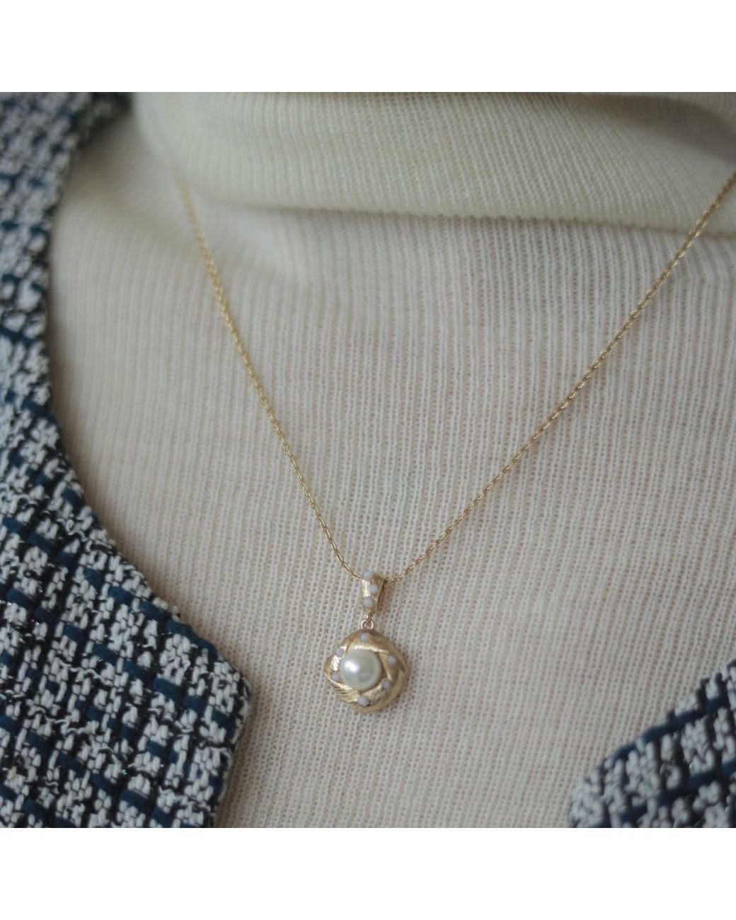 Retro Chic Metallic Canary Pendant