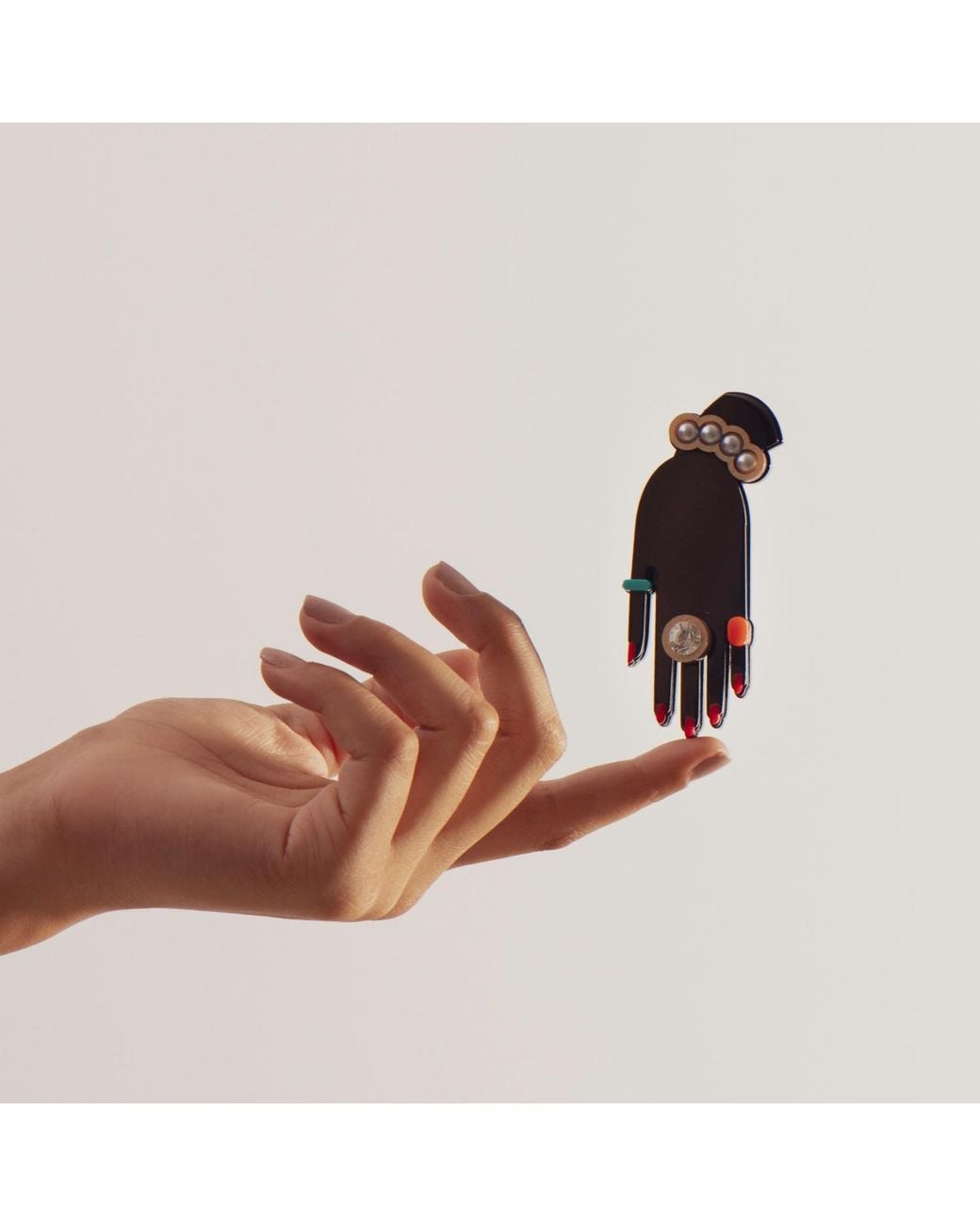 Gissa Bicalho Black Handmade Acrylic Brooch Hand