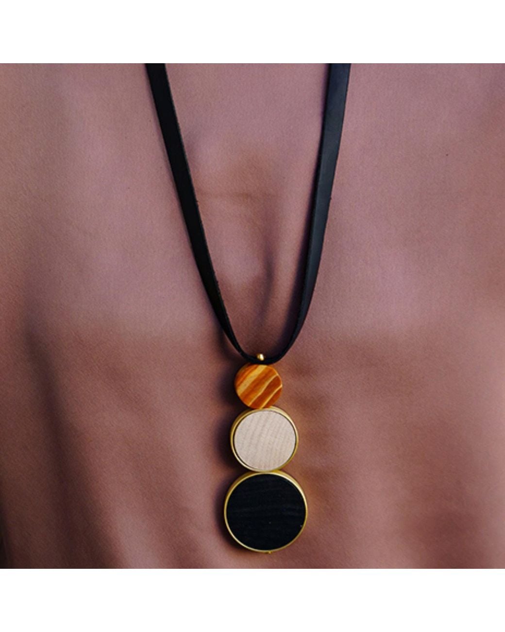 Svetlana Vukov Blue Elipse Necklace