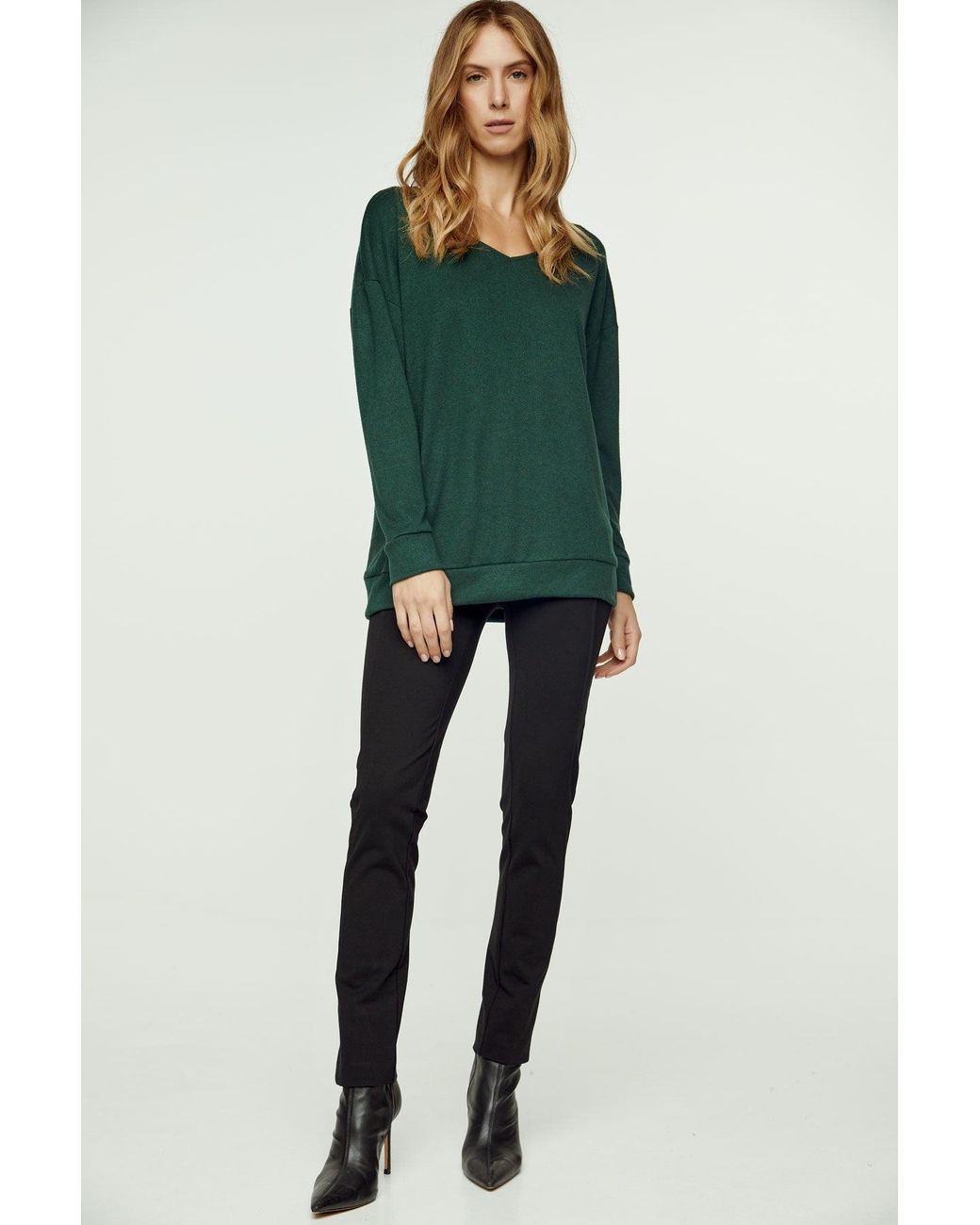Conquista Green Dark V Neck Knit Top