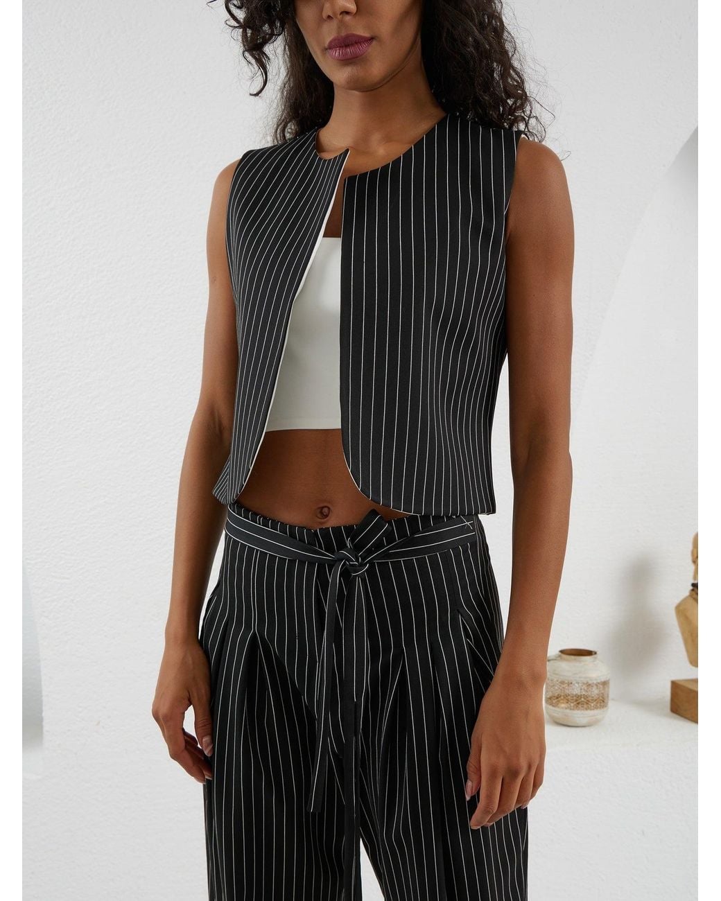 Lumina Eligma Black The Arabesque Vest Ensemble