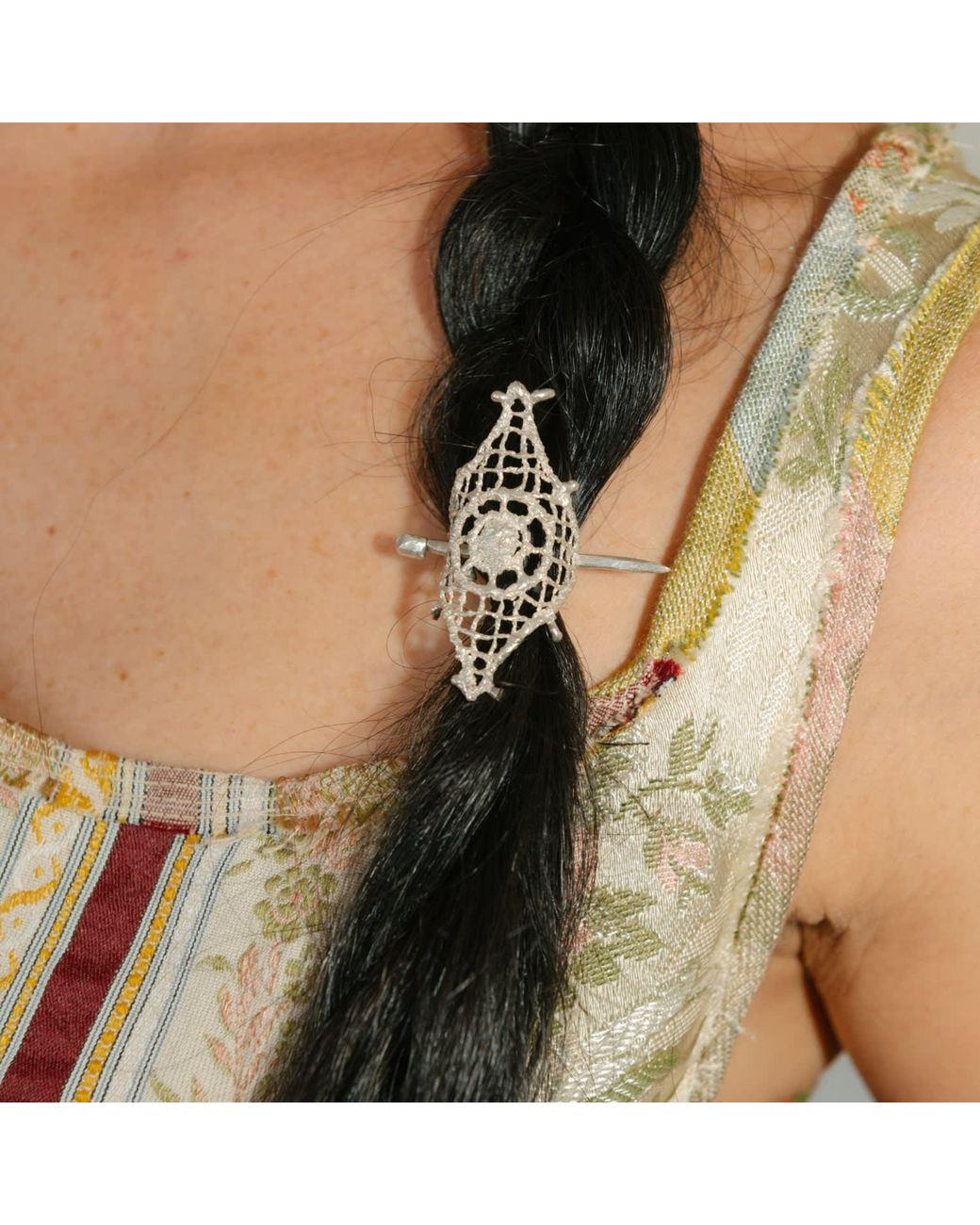 Raxada White Enchanted Rhombus Cord End