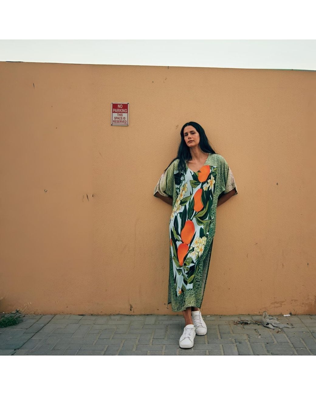 DHARA SHETH DUBAI Green Fleur & Fruit Vintage Long Kaftan Dress With Side Slits