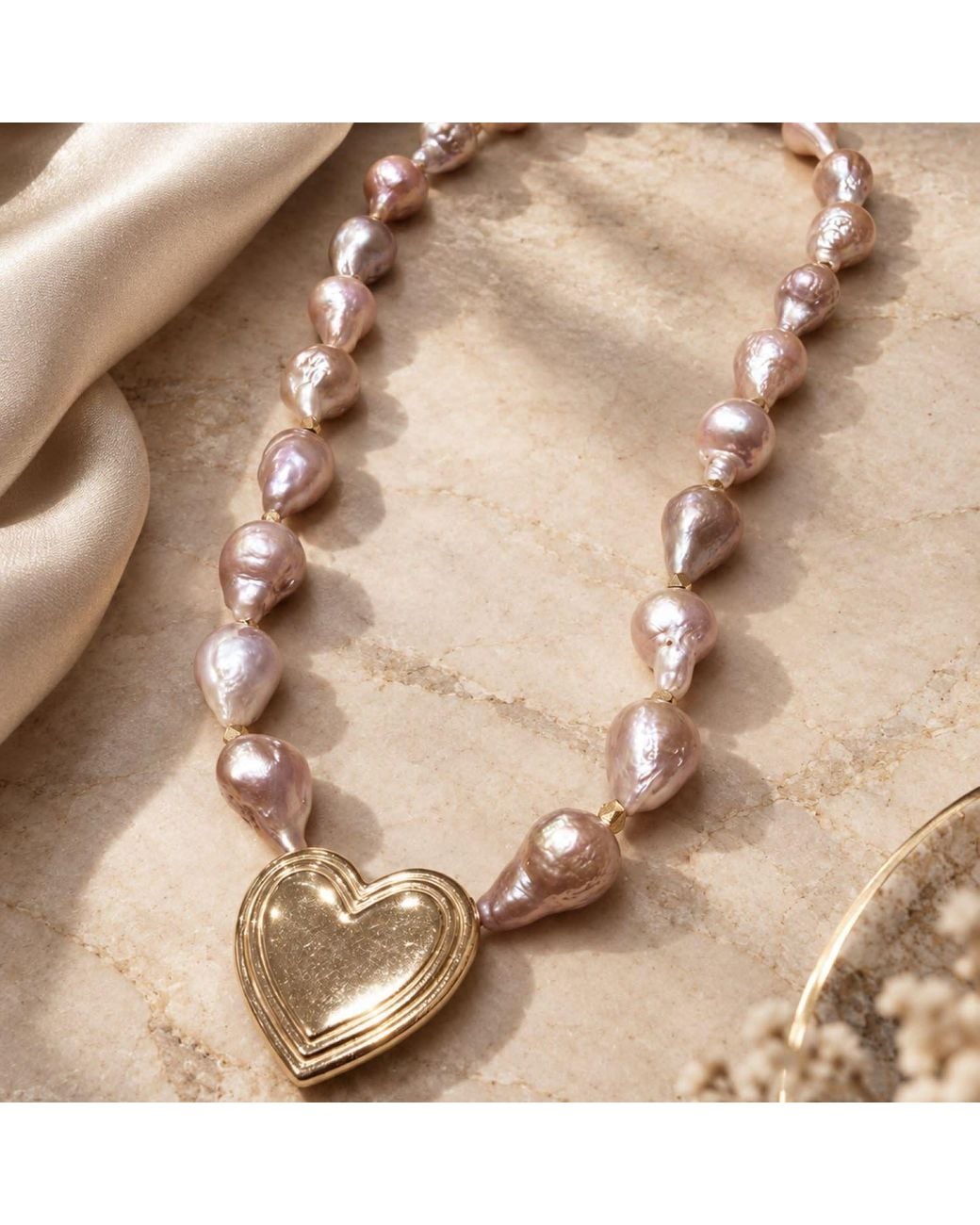 Way to Chic Metallic Rose Baroque Pearl Necklace With Vintage Heart Pendant