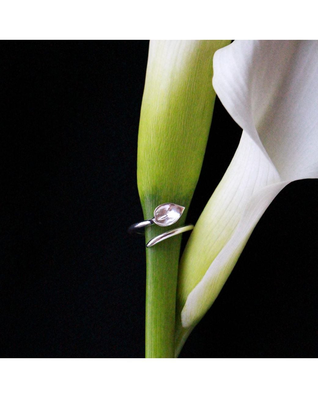 Agora Jewellery White Calla Ring