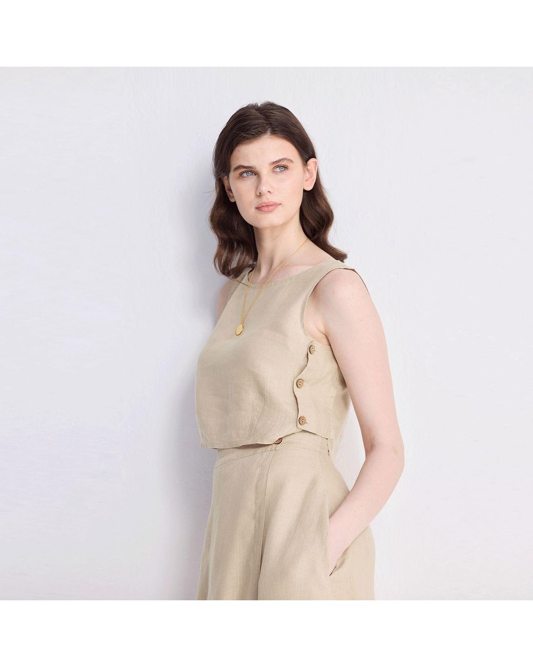 REISTOR Natural Neutrals Boxy Crop Top