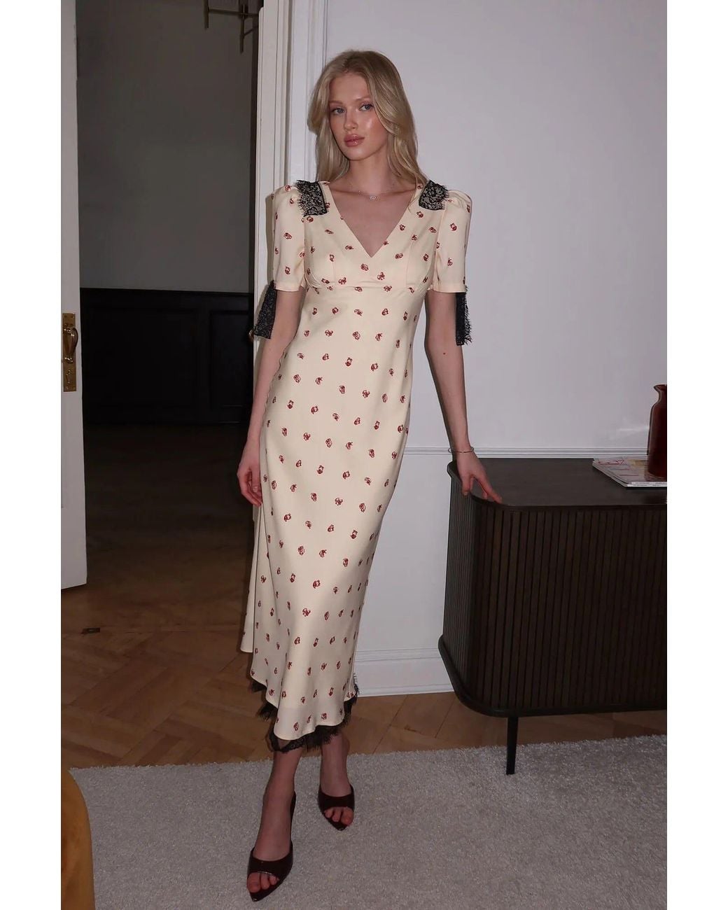 POST MERIDIEM Natural Fitted Lace Midi Dress With Short Sleeves
