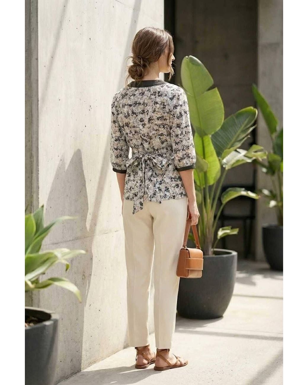 Conquista White Printed V-Neck Top With Contrast Trim & 3/4 Sleeves