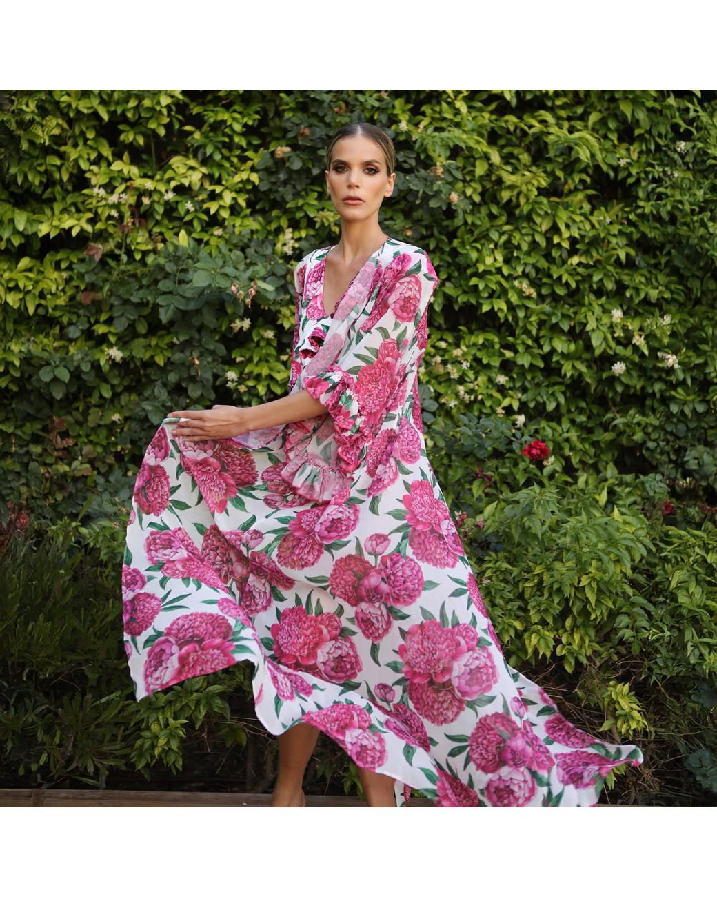 Nur Karaata Red Lily Long Sleeve Pareo