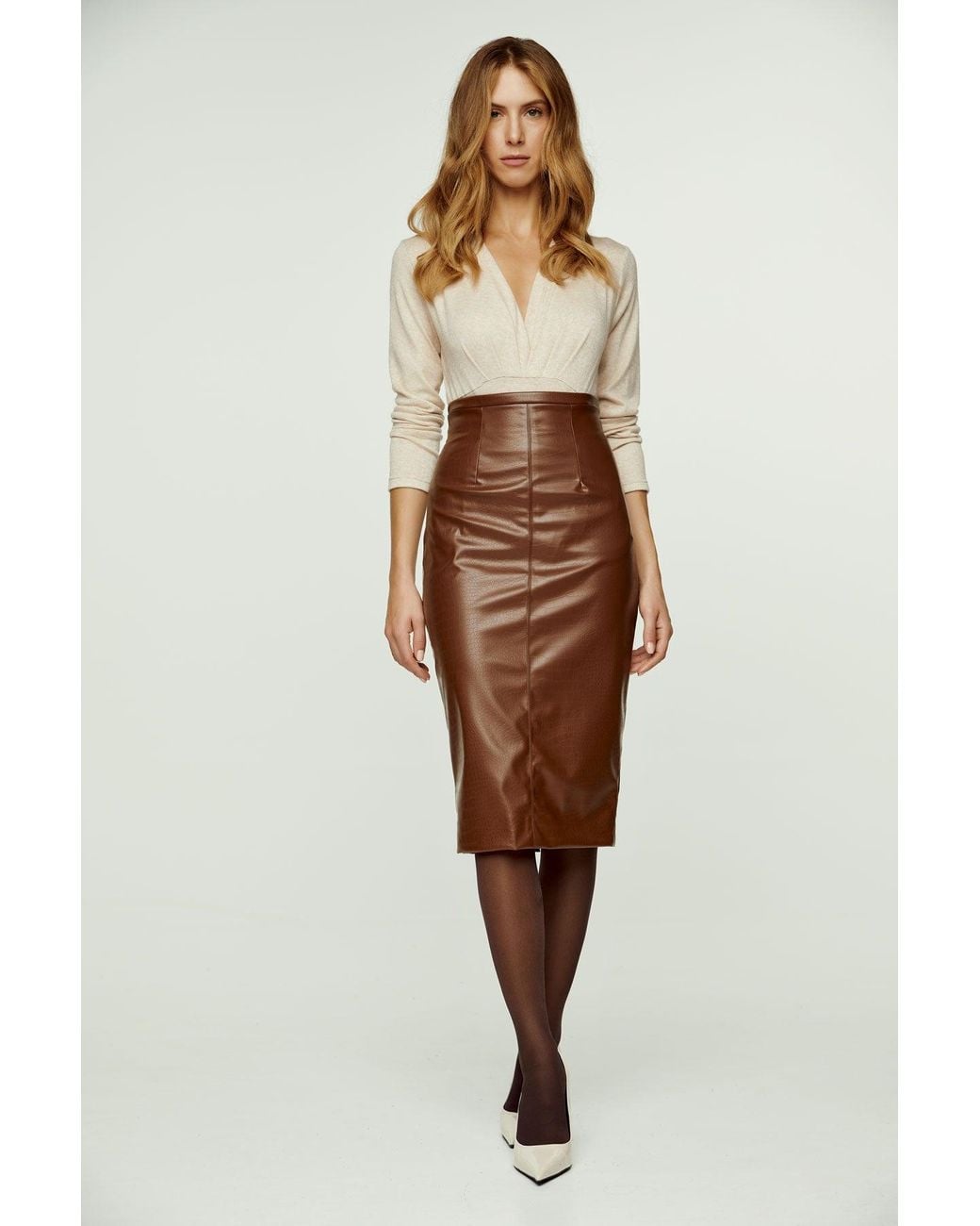 Conquista Natural Melange V Neck Knit Top