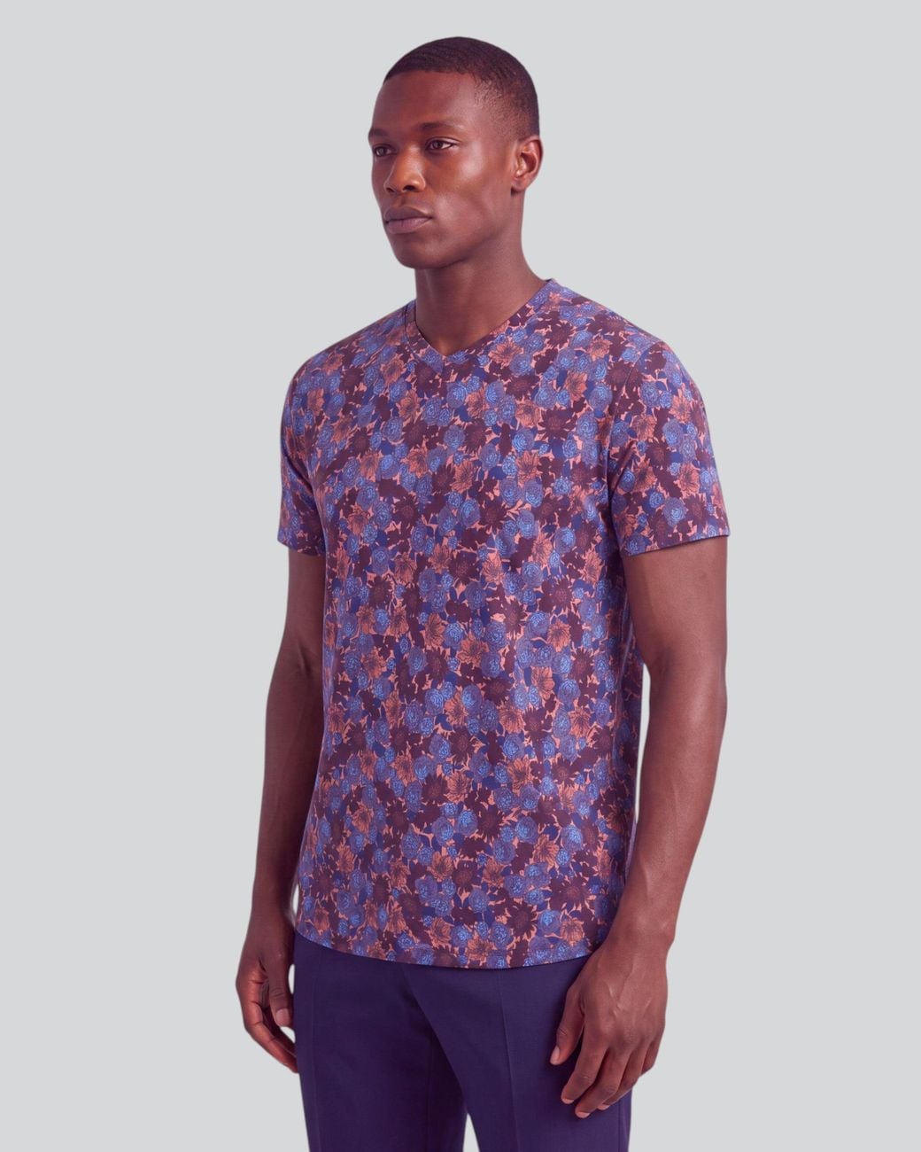 Lords of Harlech Blue Maze Ternberg Floral Amber Stretch Cotton V-Neck Tee for men