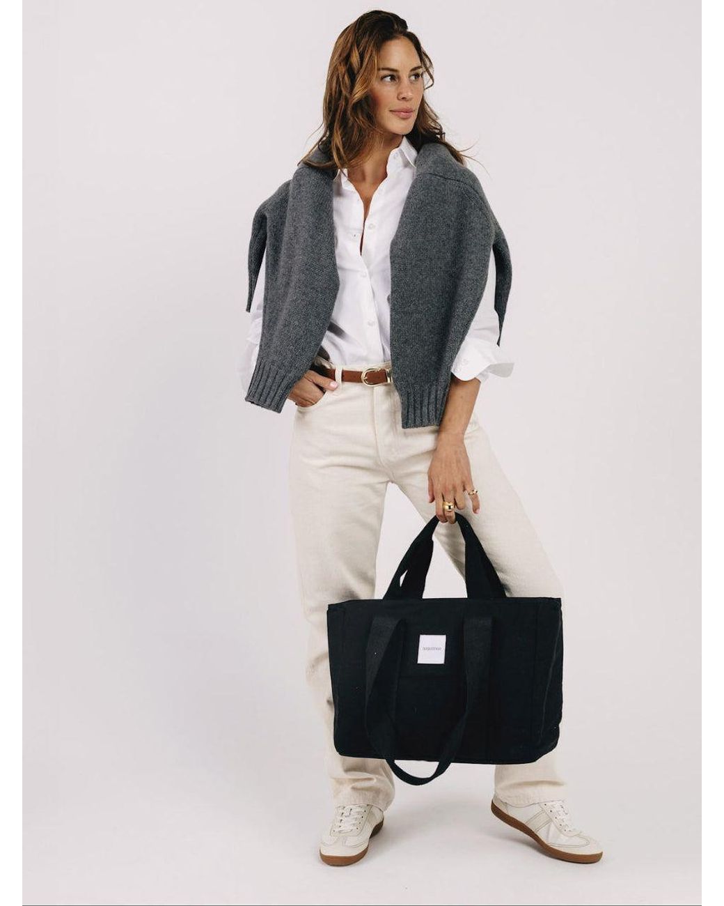 augustnoa Black The Everyday Tote