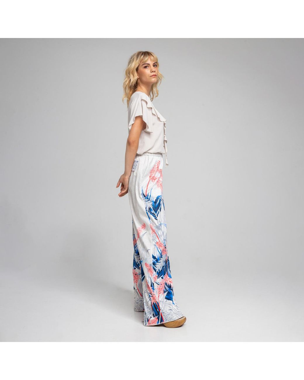 ARTISTA White Neutrals Fringe Feminine Blouse