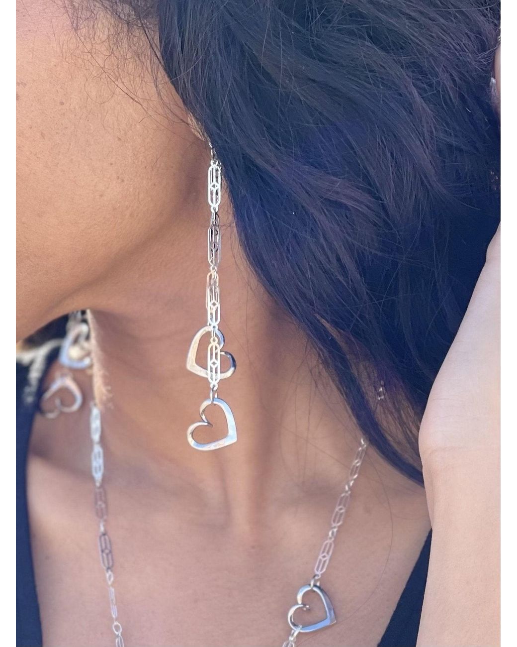Rejected Hearts Club White Con Amor Heart Charm Dangle Chain Earrings