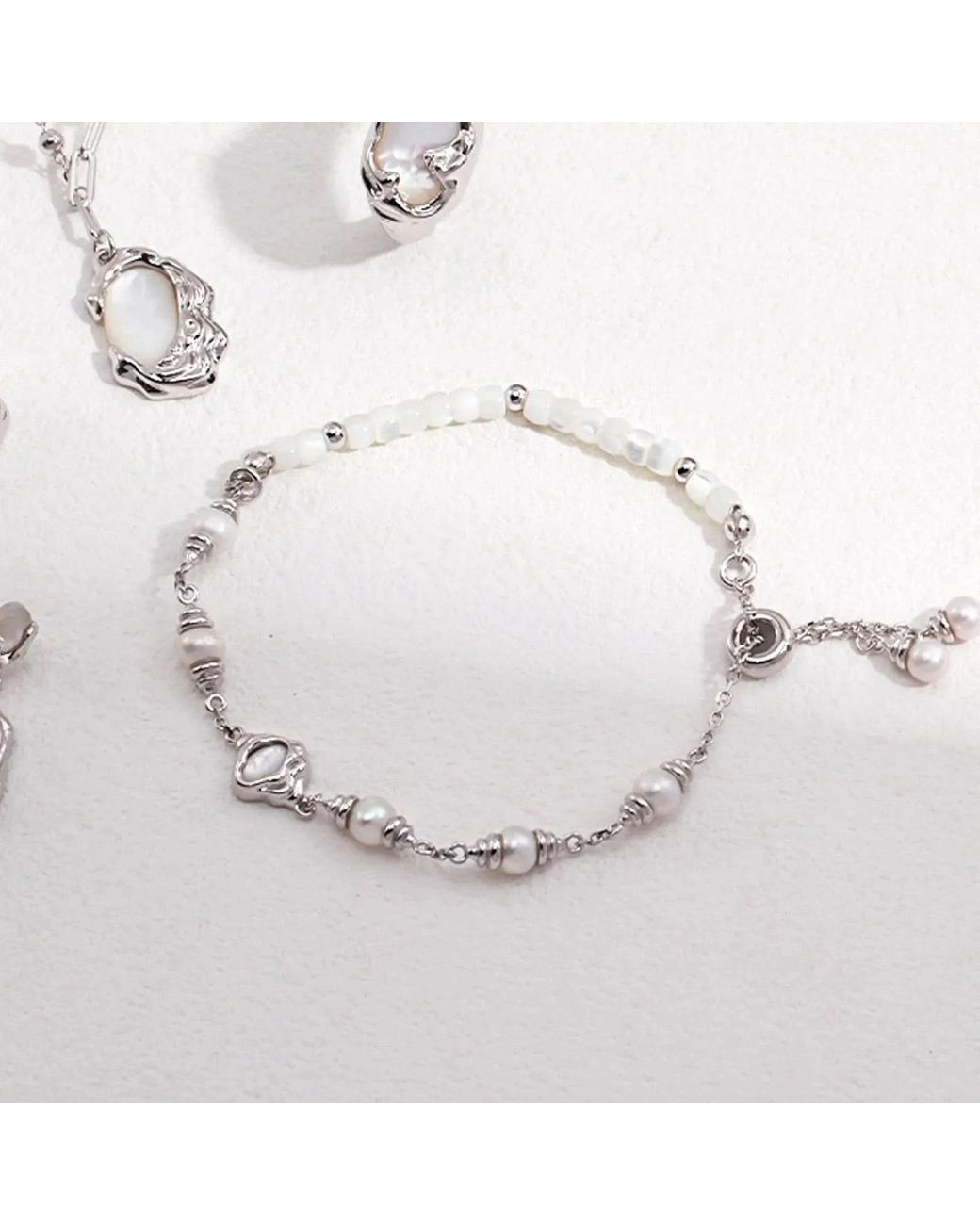 Angel Barocco Metallic Mother Shell Pearl Bracelet