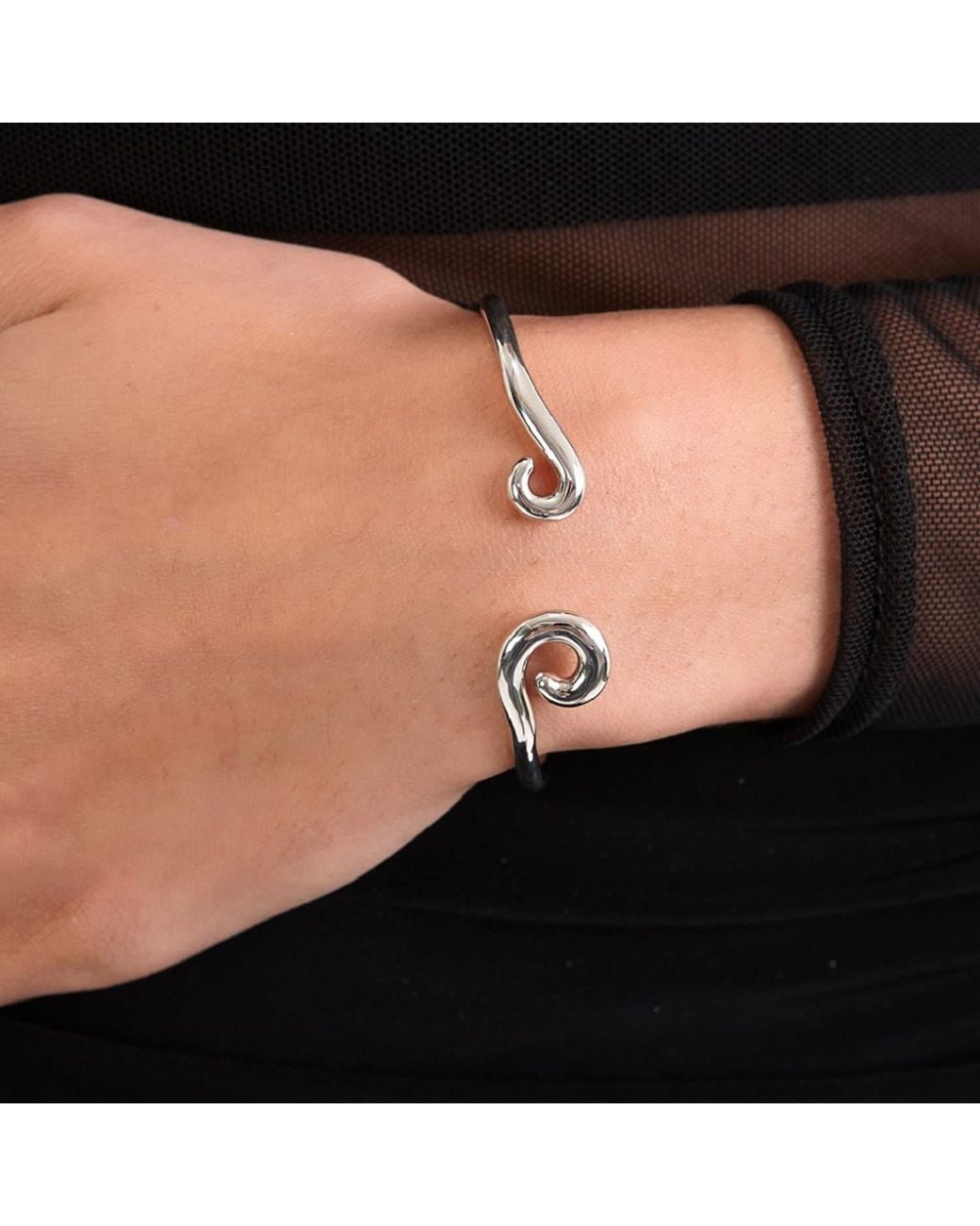 Lucy Quartermaine Metallic Twist Element Bangle