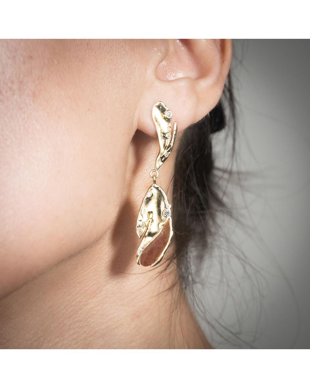 Rare Matters Jewelry Metallic Strawberry Quartz Wave Drop Earrings