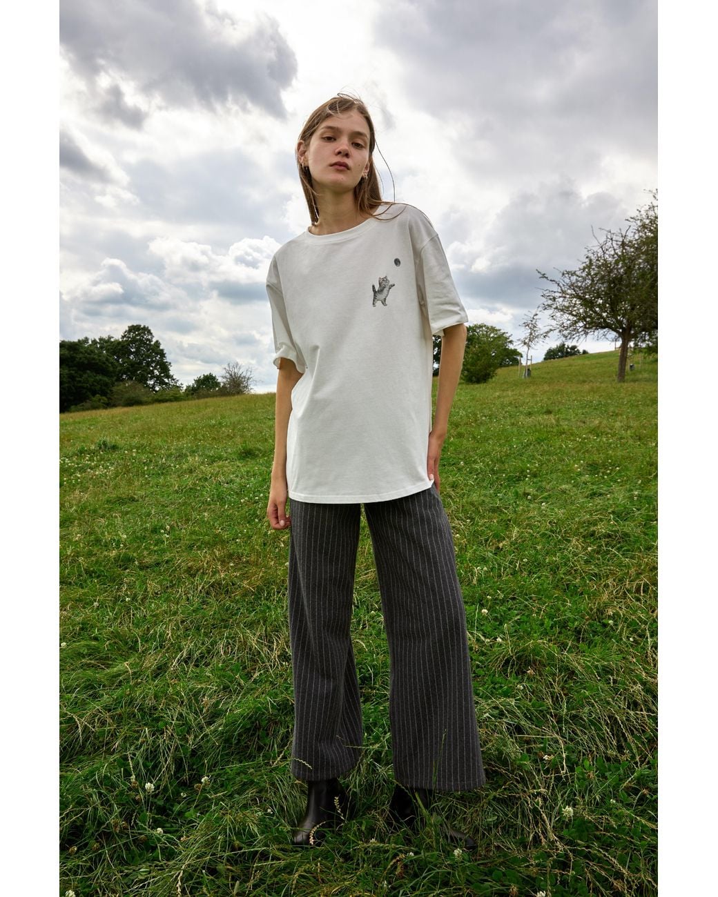 Sour Figs White Kitten And Moon Print T-Shirt