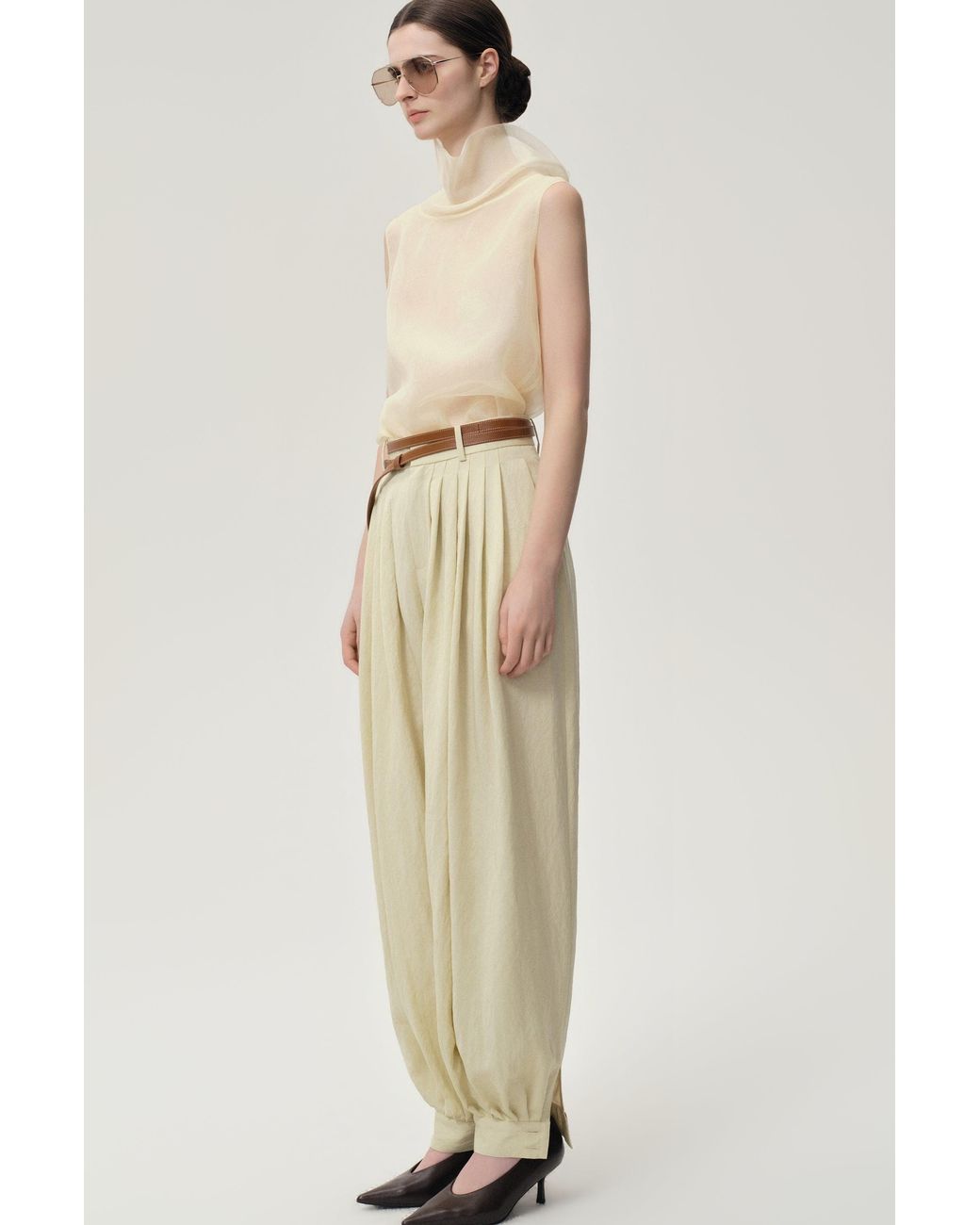 FRONT ROW SHOP Natural Neutrals Balloon Pleat Trousers Butter