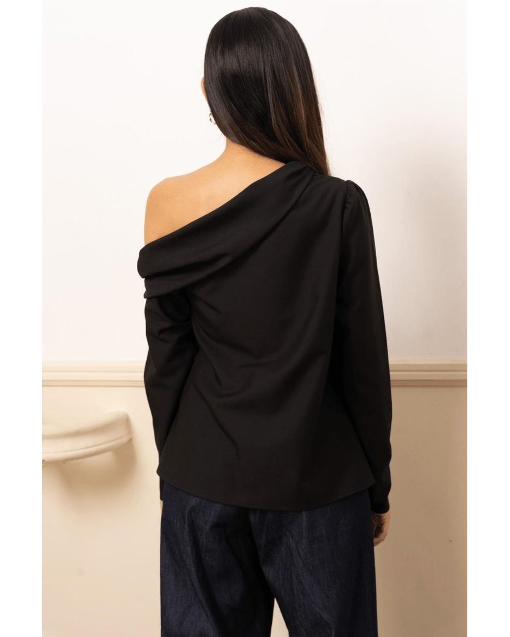 Yumi Kim Black Nikola Top