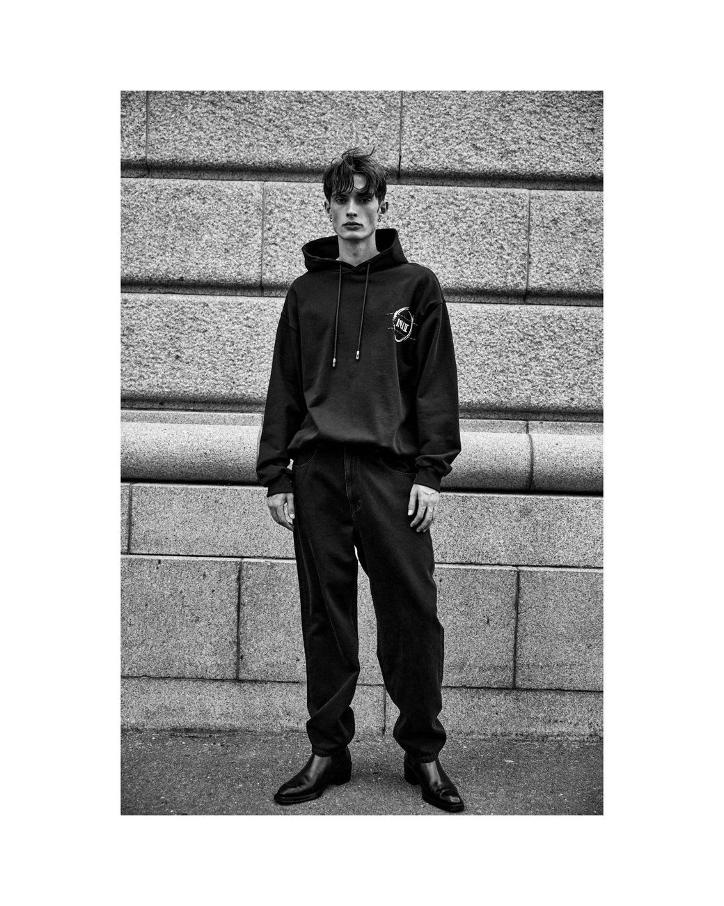 In.k Ii Black Knee Dart Baggy Fit Jeans for men