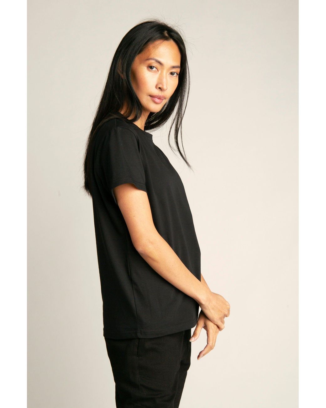 Reet Aus Black T-Shirt For Basic