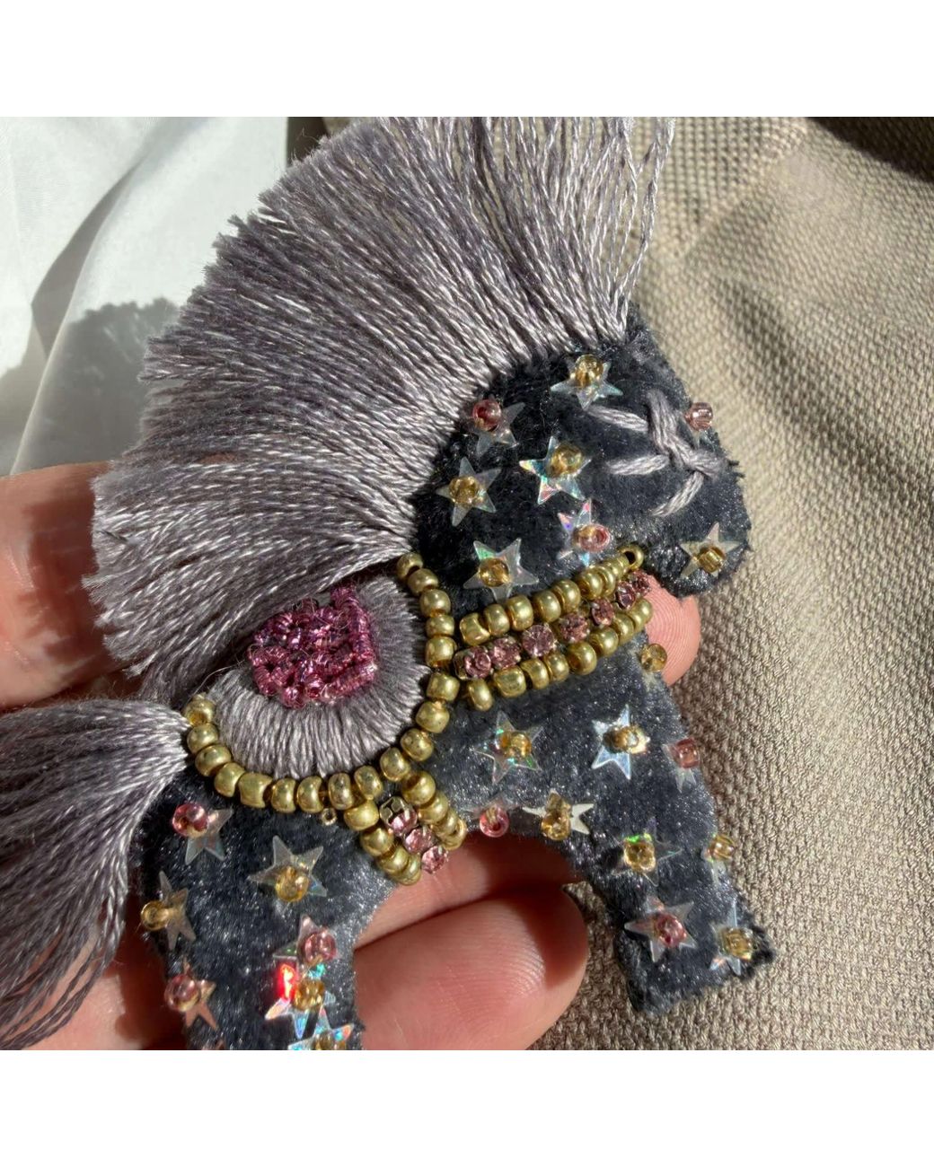 VETKA Gray Horse Brooch – Ash Horse