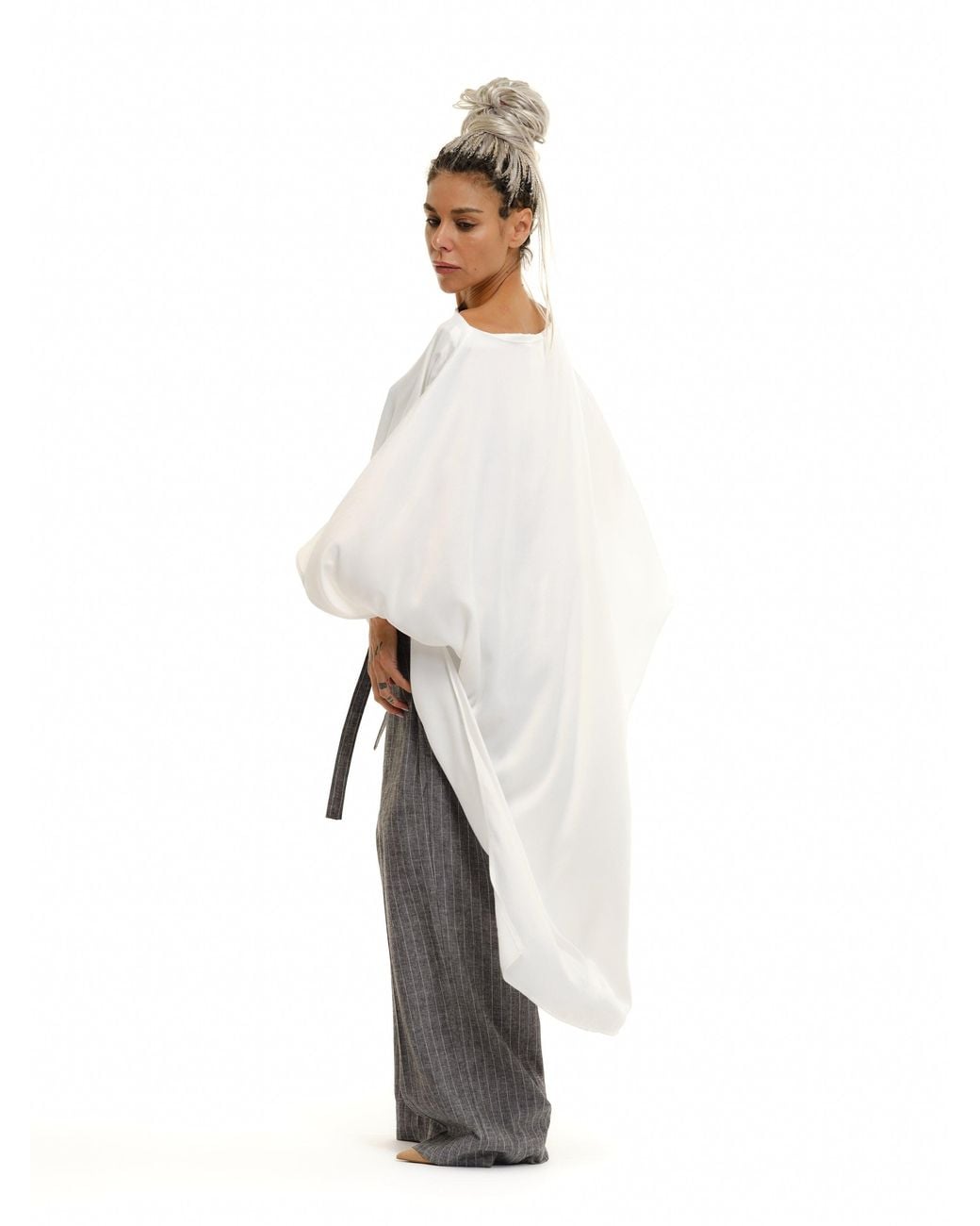 Clothes by Locker Room White Off-The-Shoulder Maxi Tunic