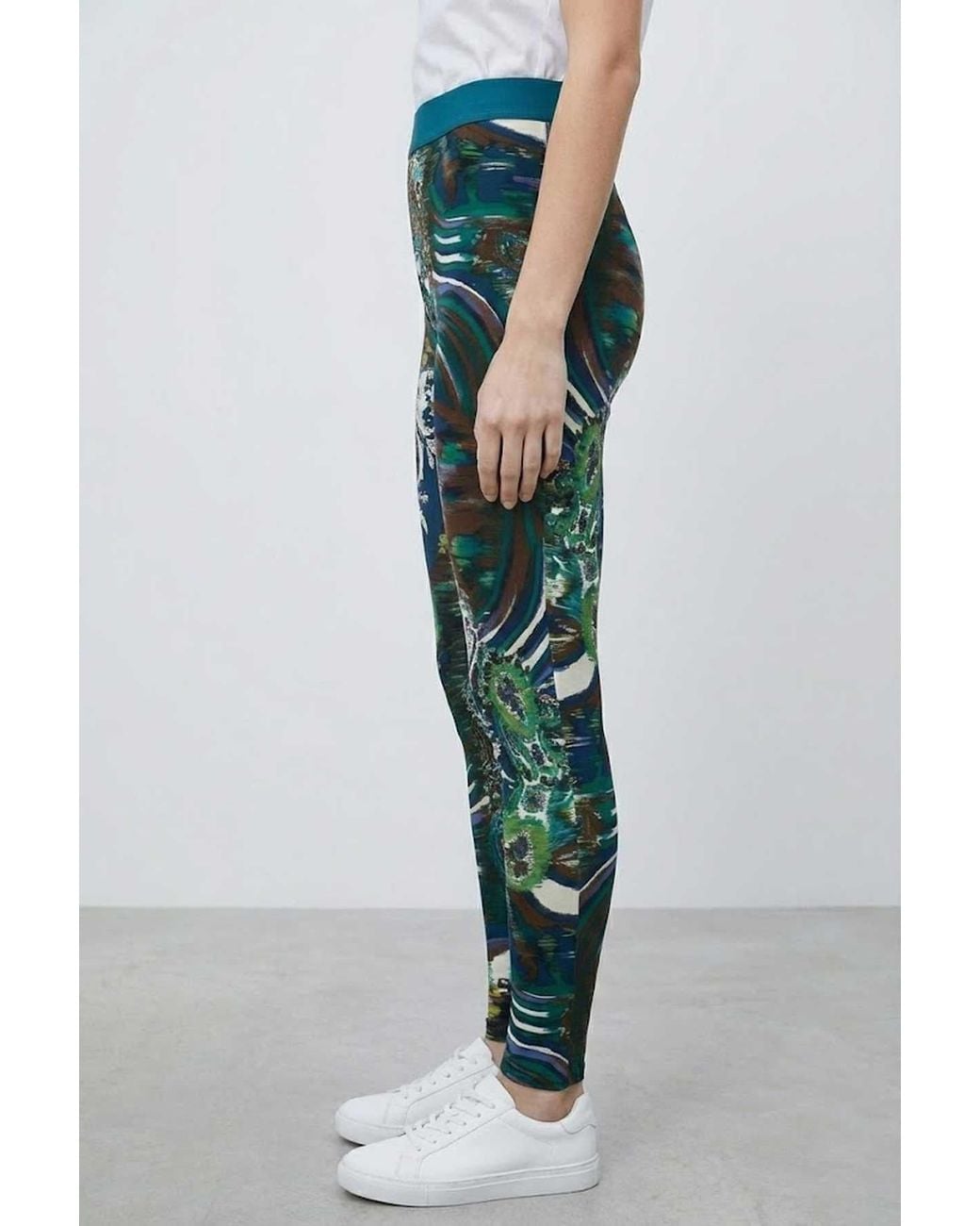 Conquista Green Printed High-Waist Stretch Leggings With Artistic Pattern