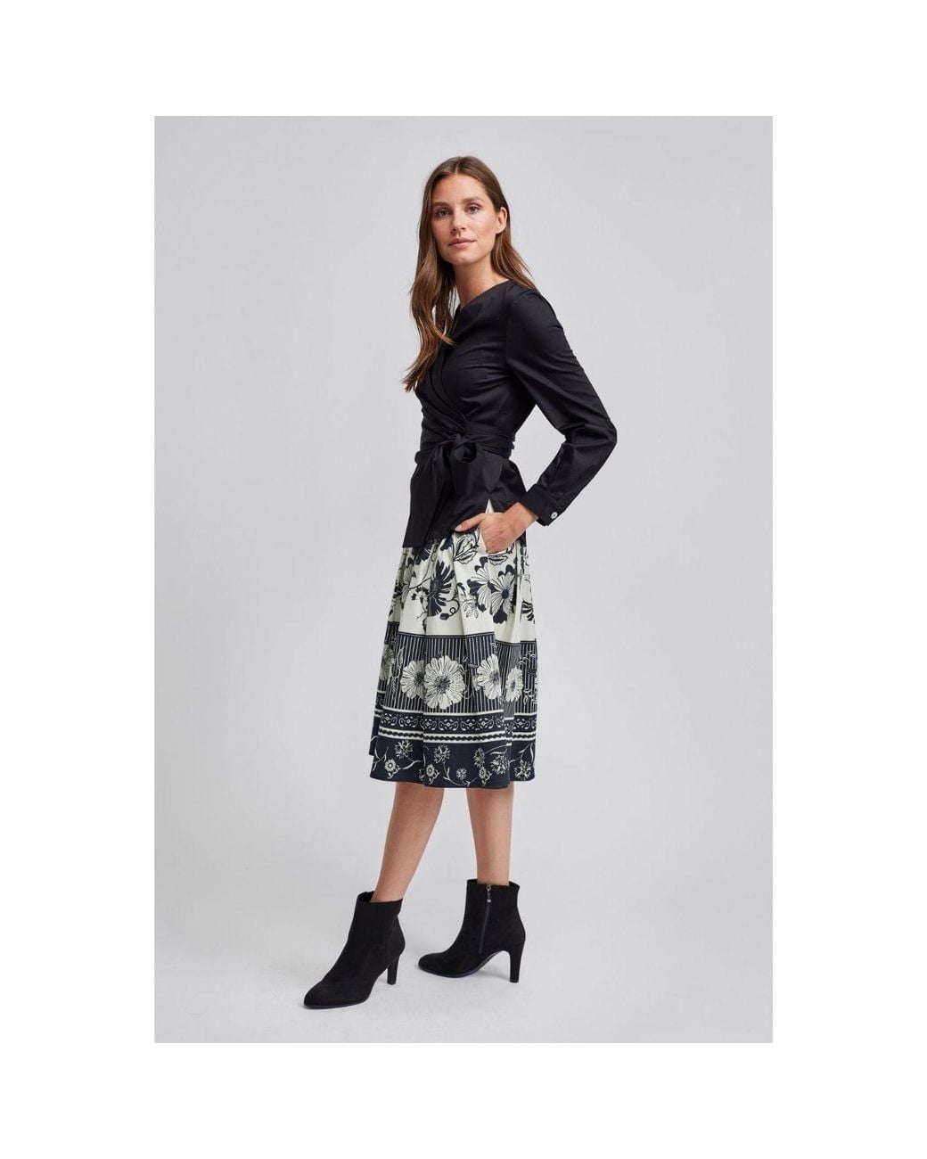 Marianna Déri Black Midi Skirt With Floral Border