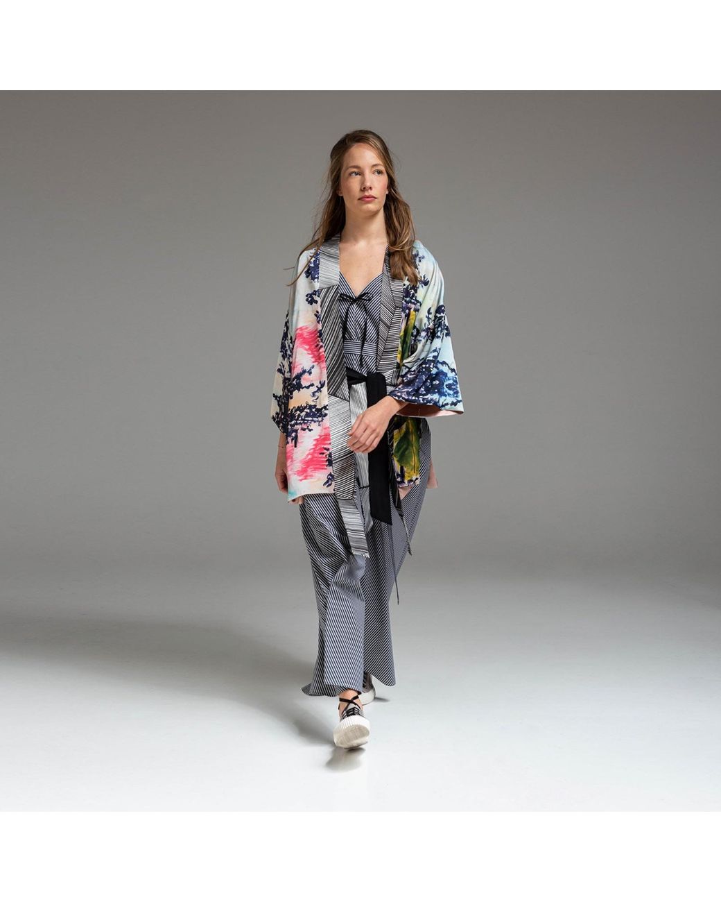 ARTISTA Blue Air Kimono
