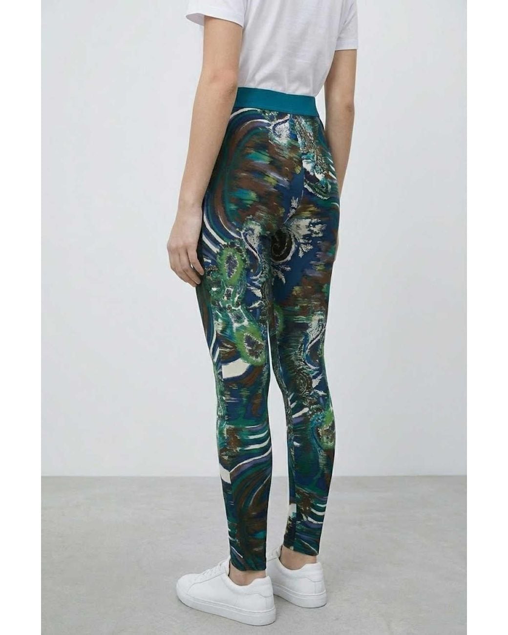 Conquista Green Printed High-Waist Stretch Leggings With Artistic Pattern
