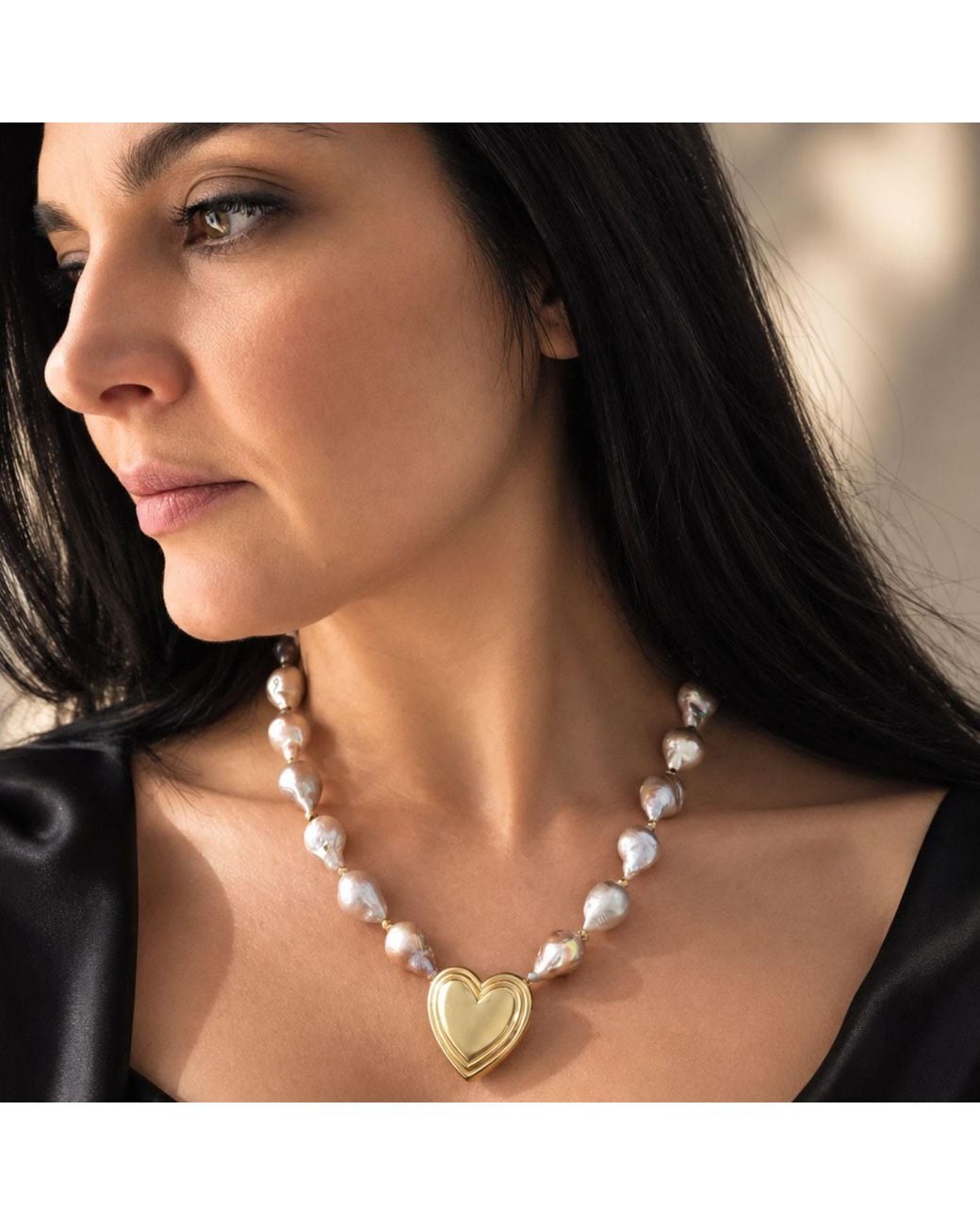 Way to Chic Metallic Rose Baroque Pearl Necklace With Vintage Heart Pendant