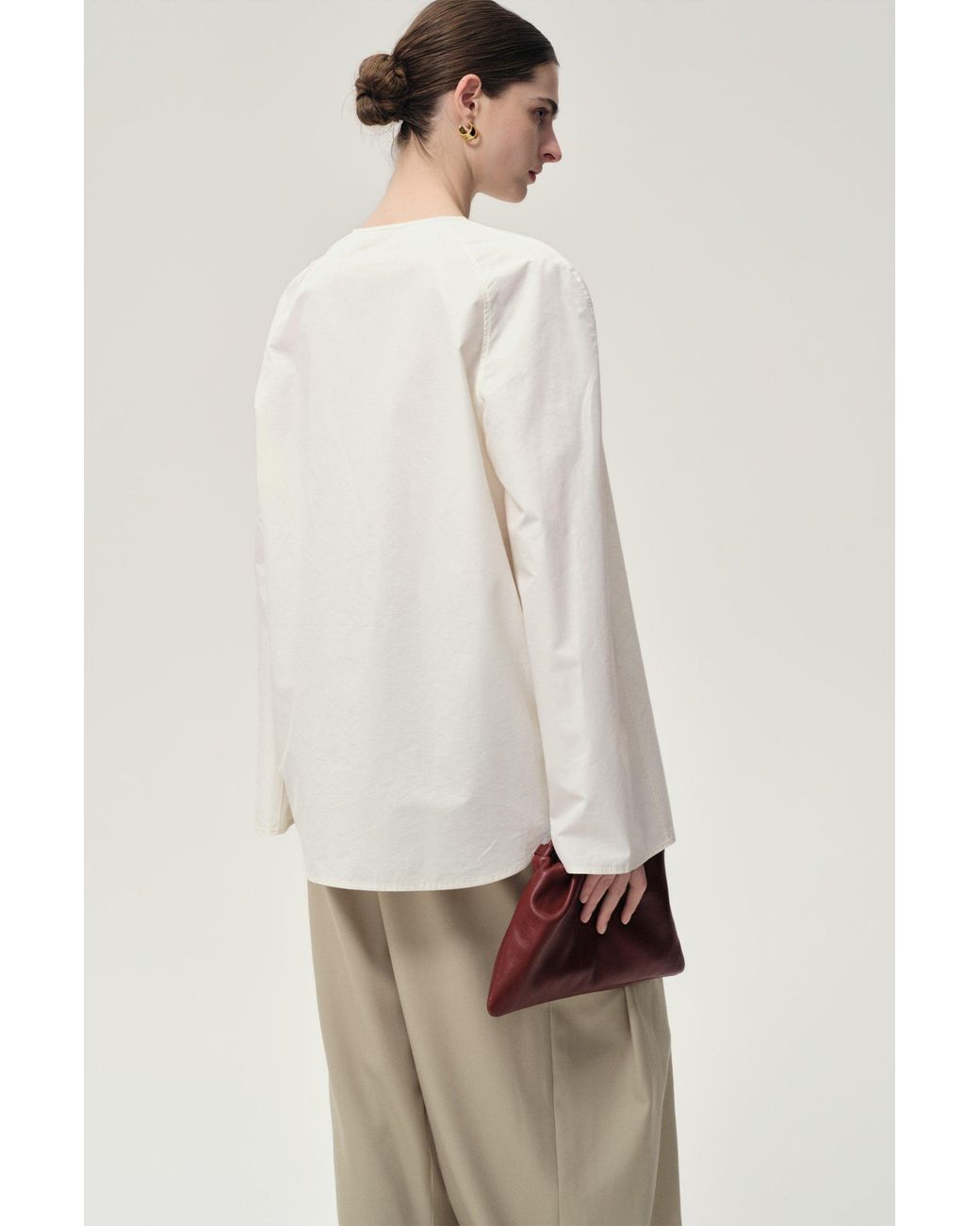FRONT ROW SHOP White Sculptural Shaped Shirt Off