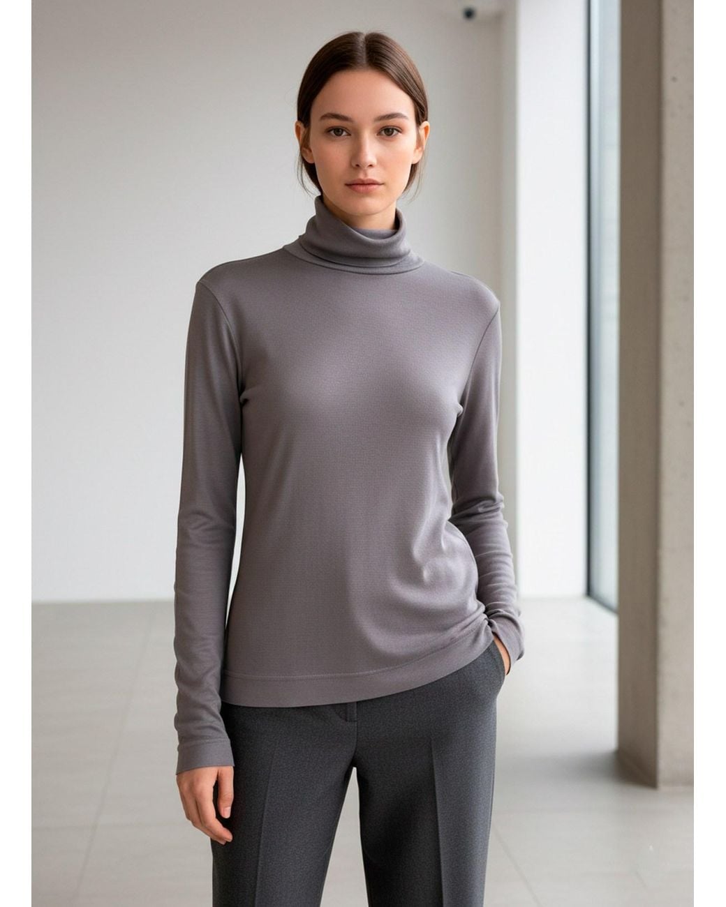 Conquista Gray Classic Long-Sleeve Turtleneck Top